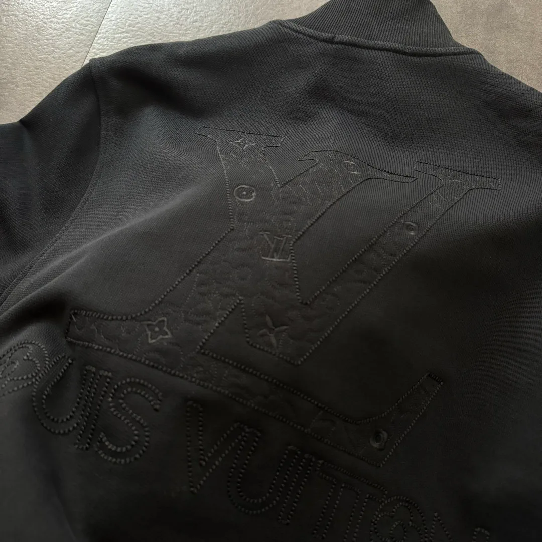 Куртки И Пуховики Женские Louis Vuitton 5380810