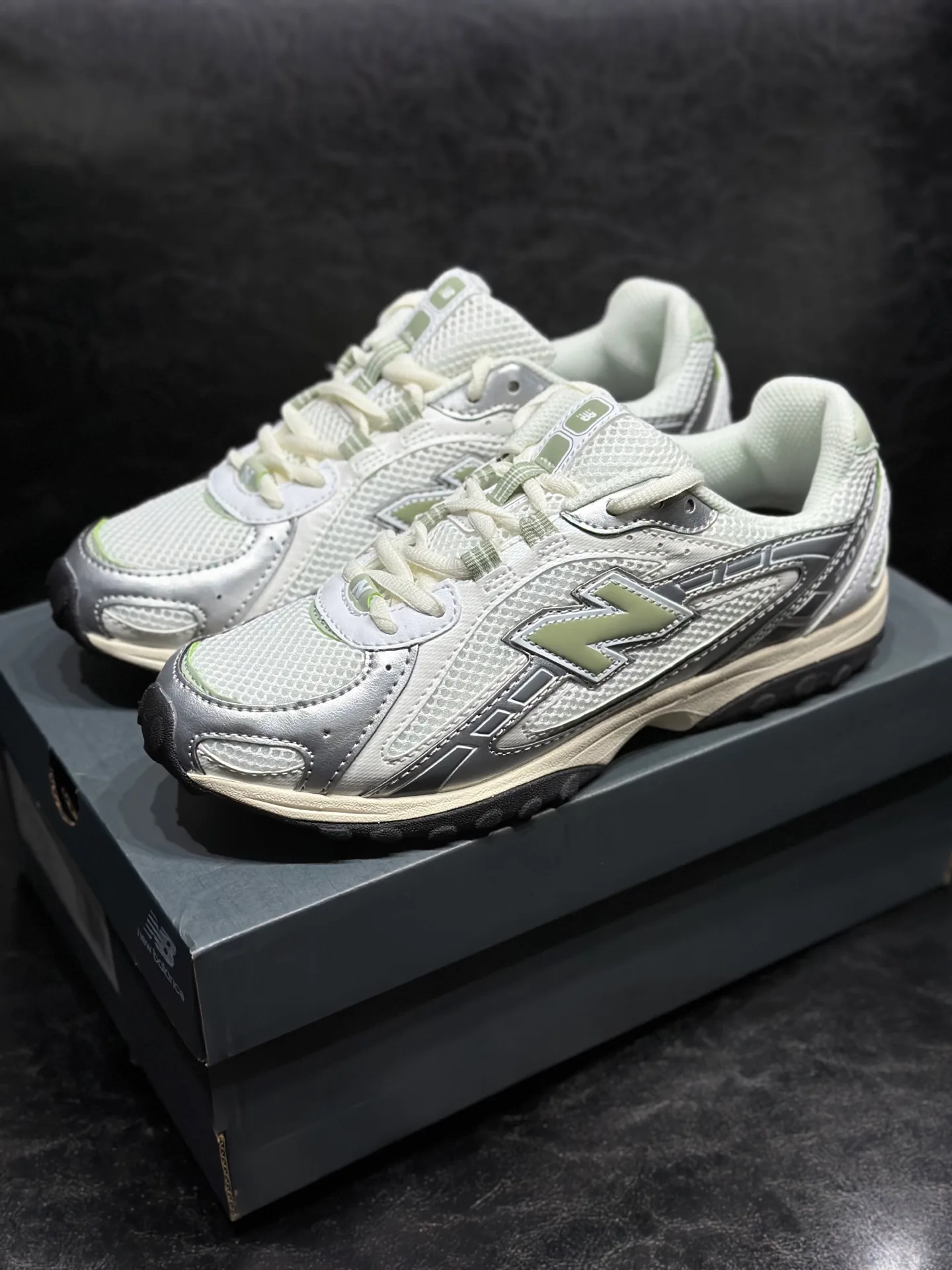 Кроссовки Женские New Balance 810878