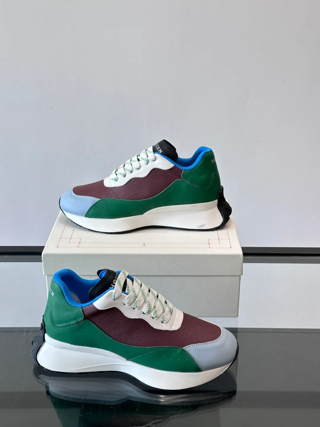 Кроссовки Женские Alexander Mcqueen 564575