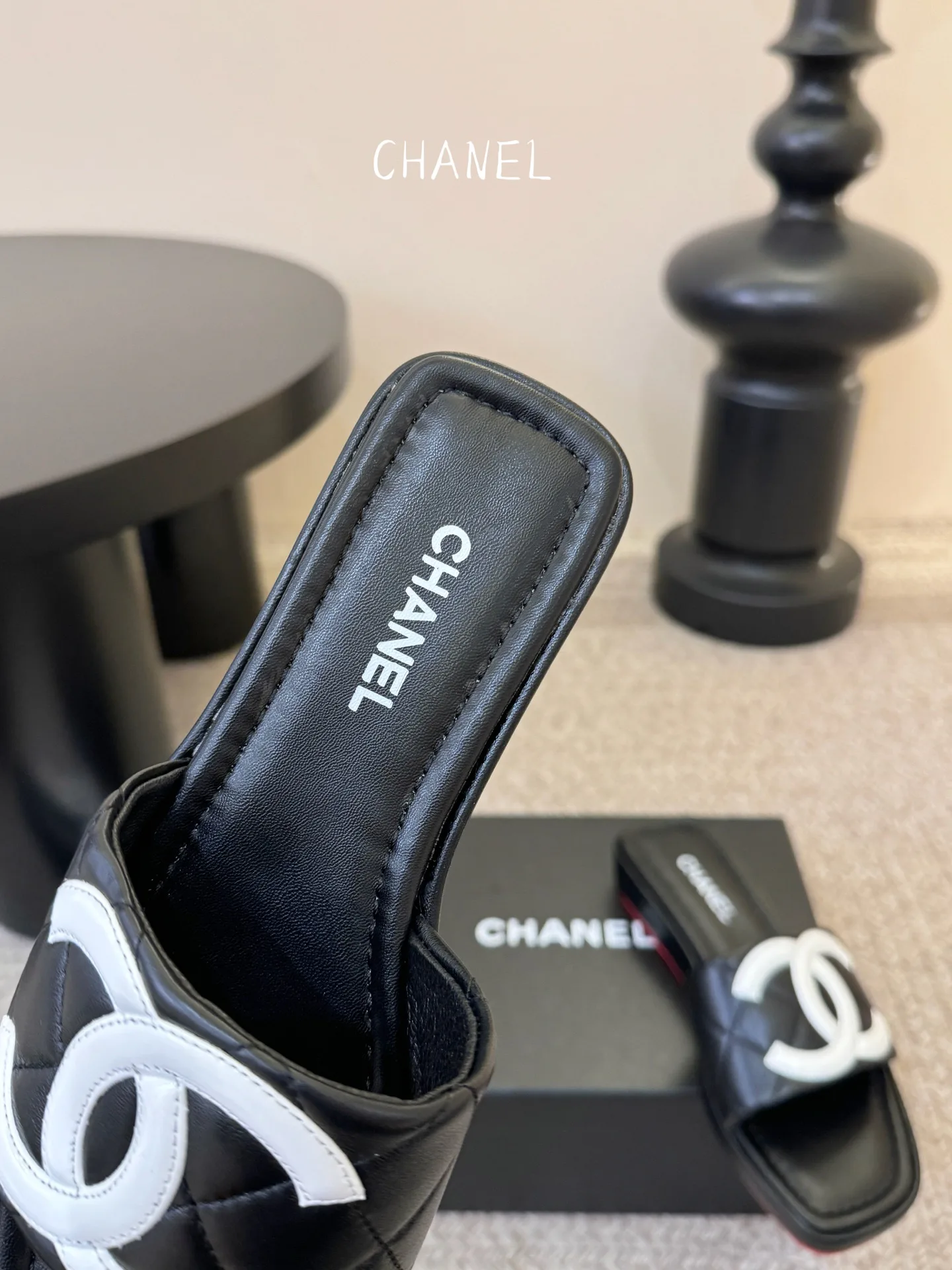 Шлепанцы Женские Chanel 11695983