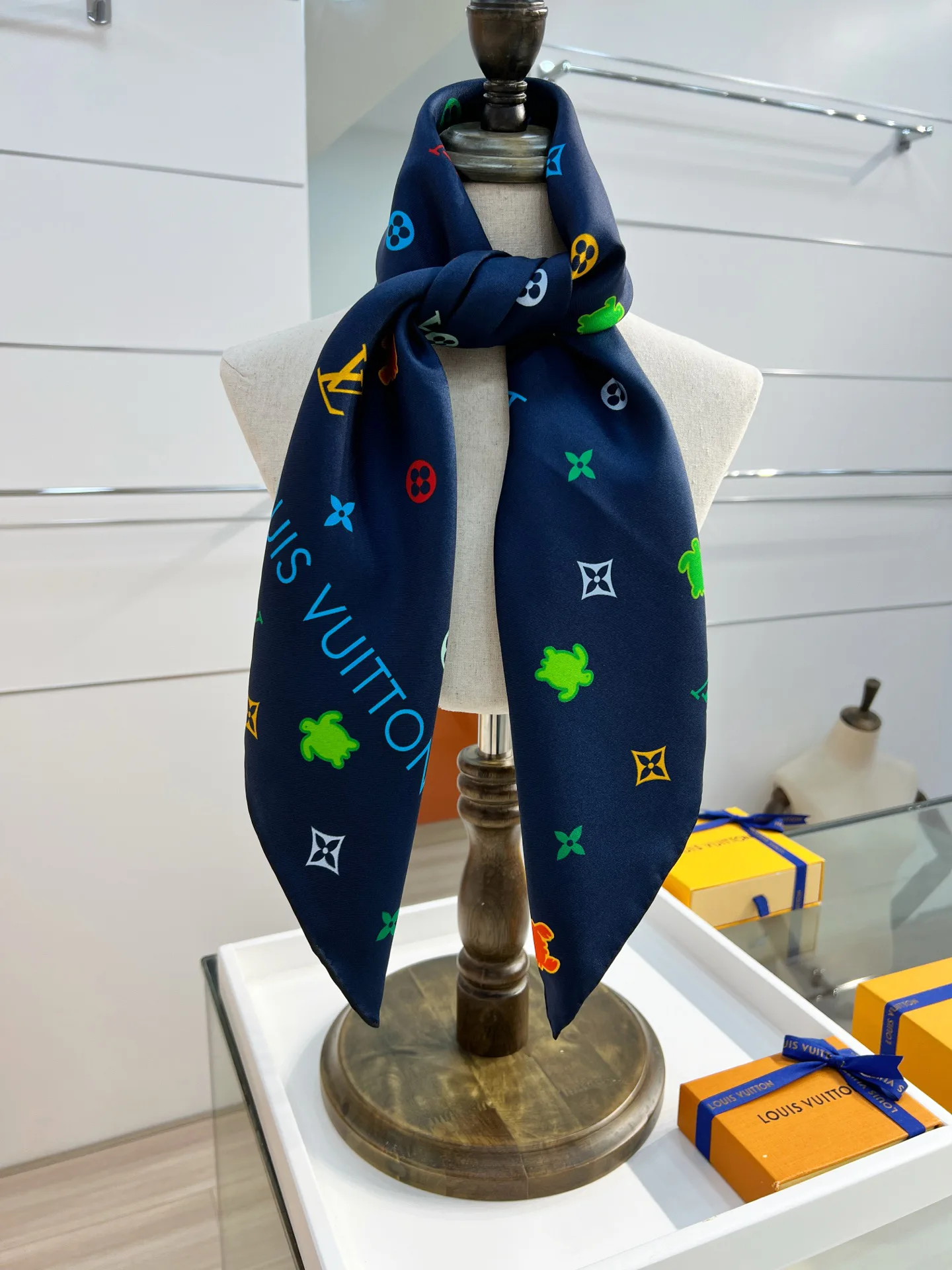 Платки Louis Vuitton 10235981