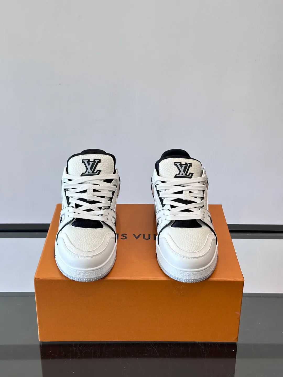 Кроссовки Женские Louis Vuitton 840341