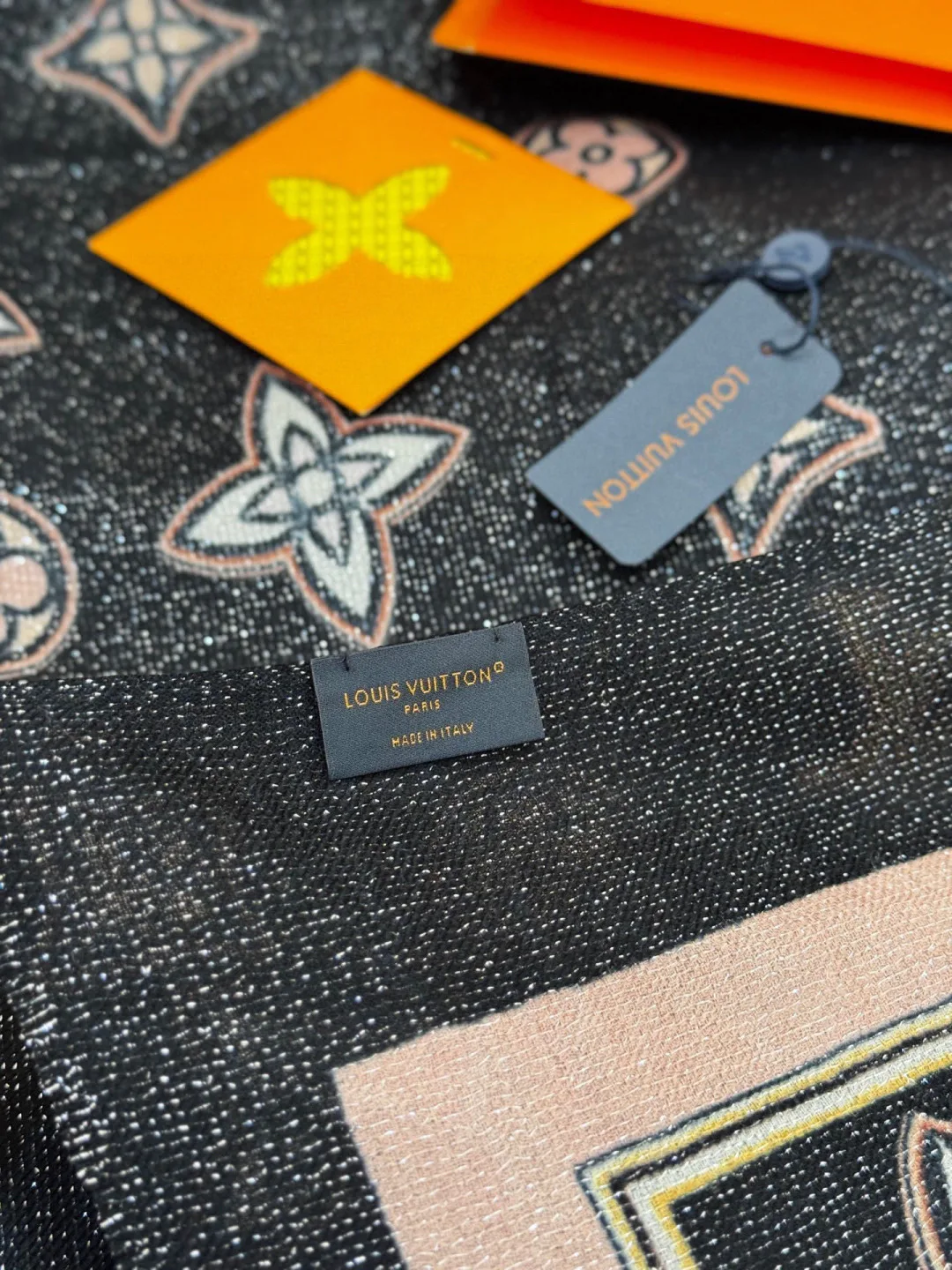 Шарфы Louis Vuitton 18675644