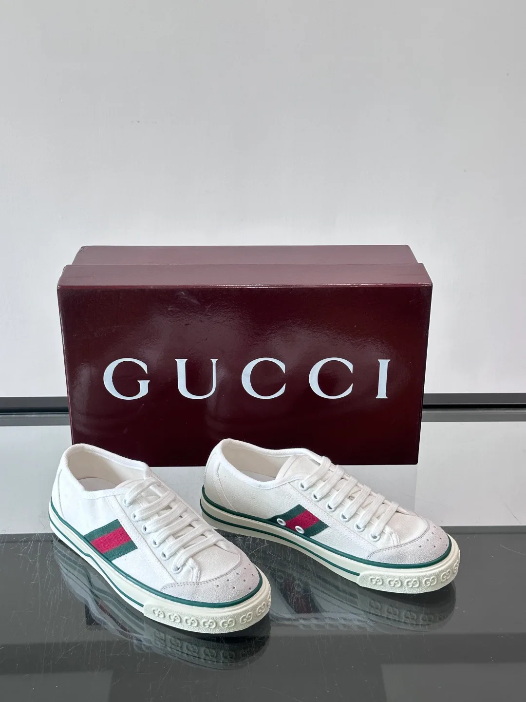 Кроссовки Женские Gucci 17941061
