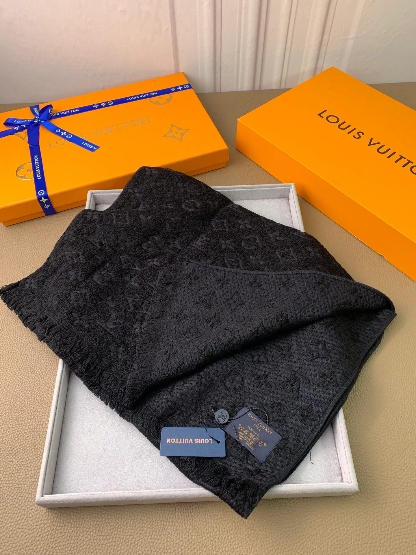 Шарфы Louis Vuitton 18525765