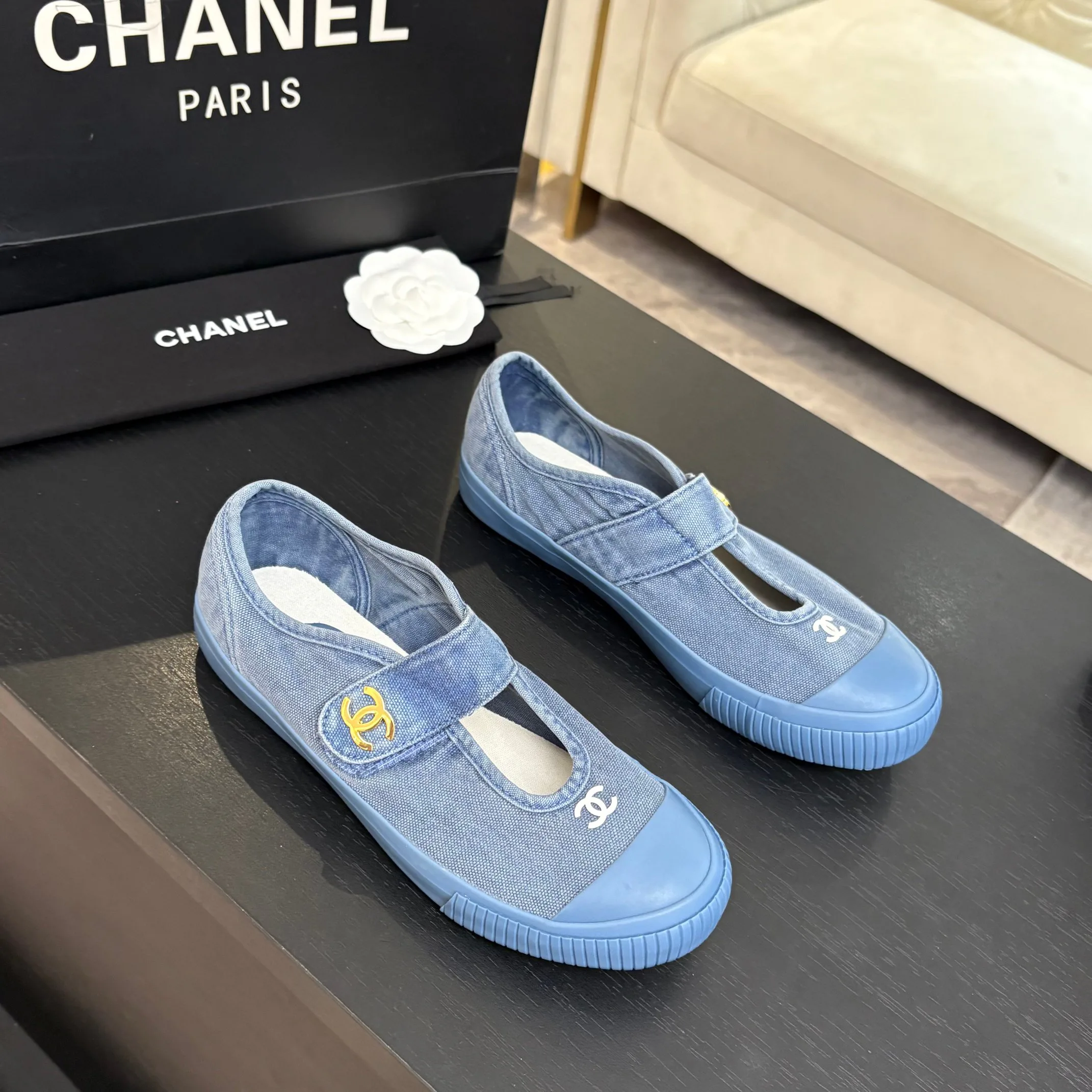 Кроссовки Женские Chanel 18062817