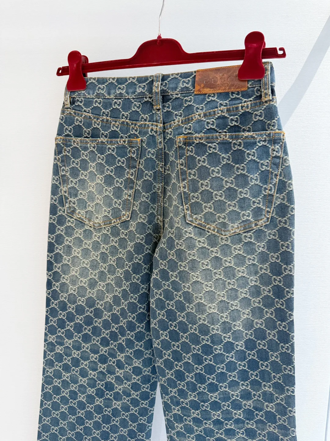 Джинсы Женские Gucci 18050177