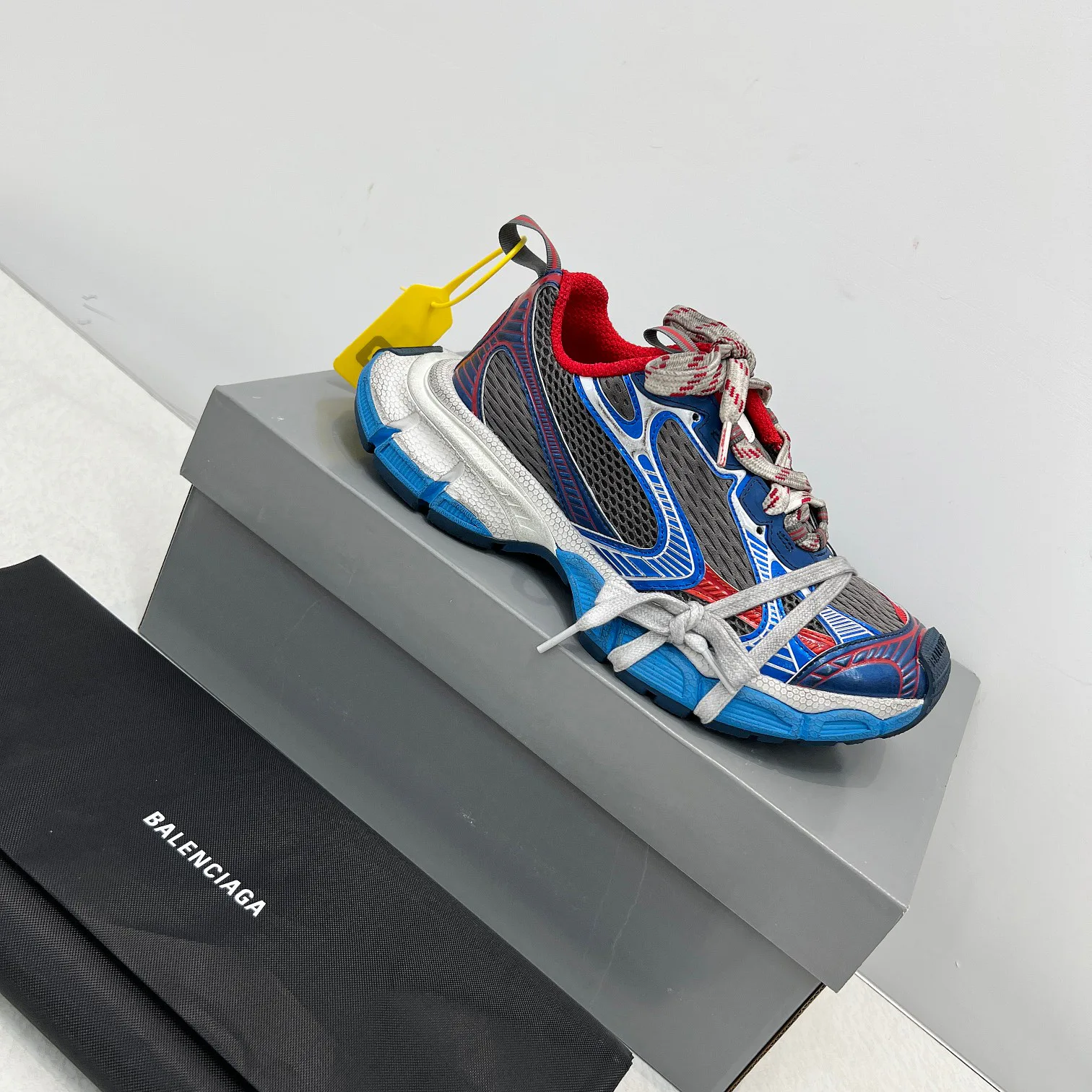 Кроссовки Женские Balenciaga 19128928