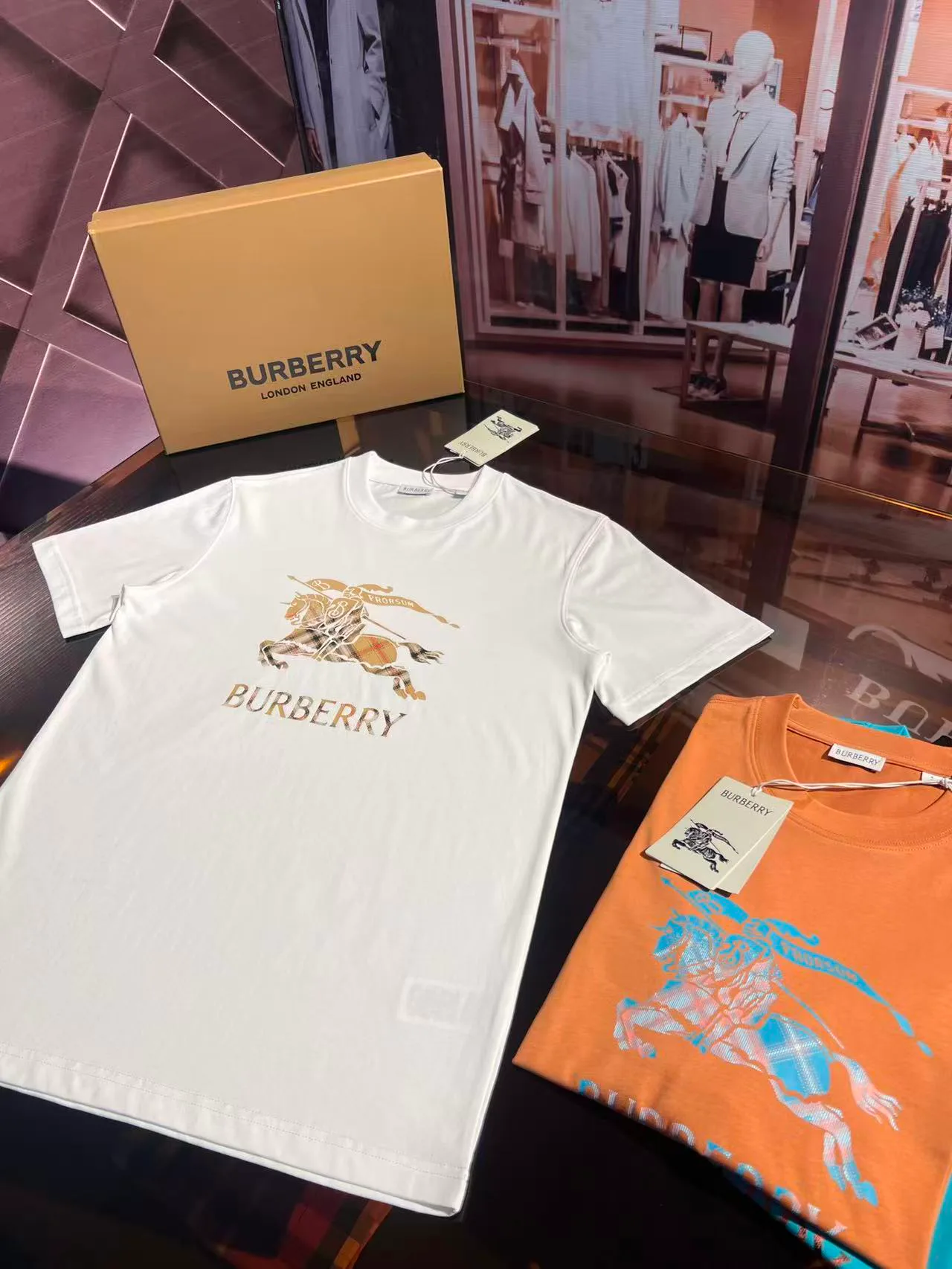 Футболки Женские Burberry 9867373