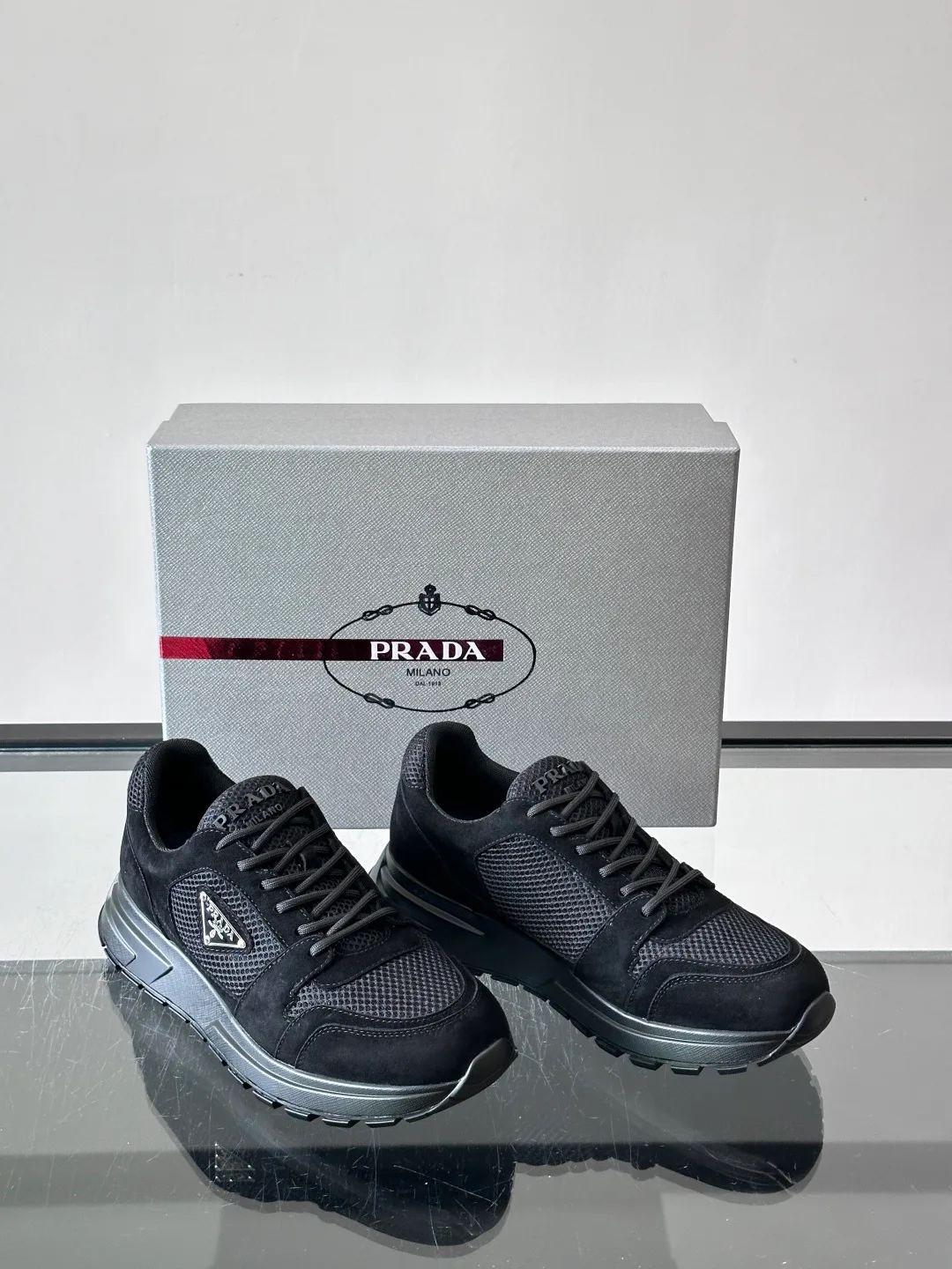 Кроссовки Мужские Prada 18102650