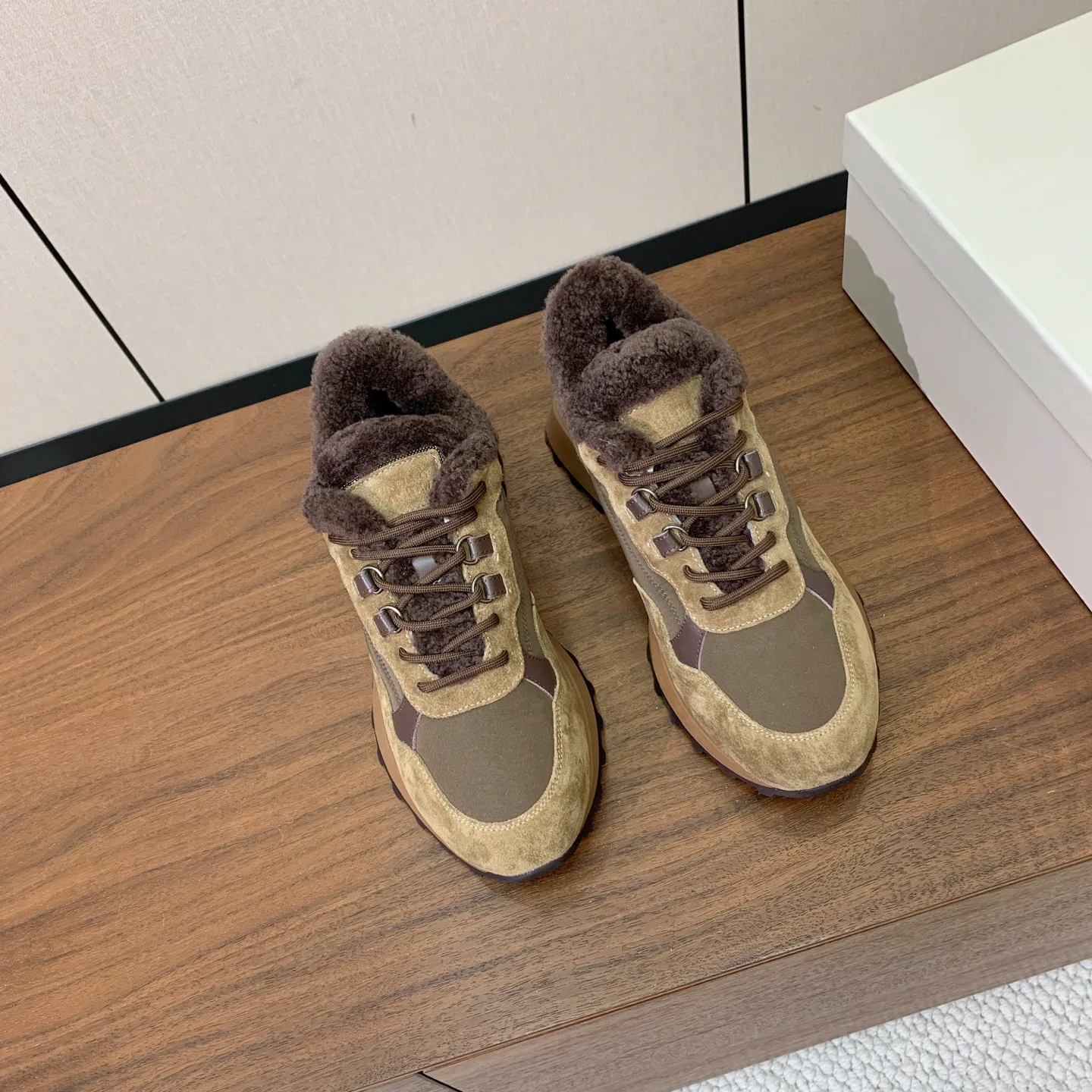 Кроссовки Женские Brunello Cucinelli 19766256
