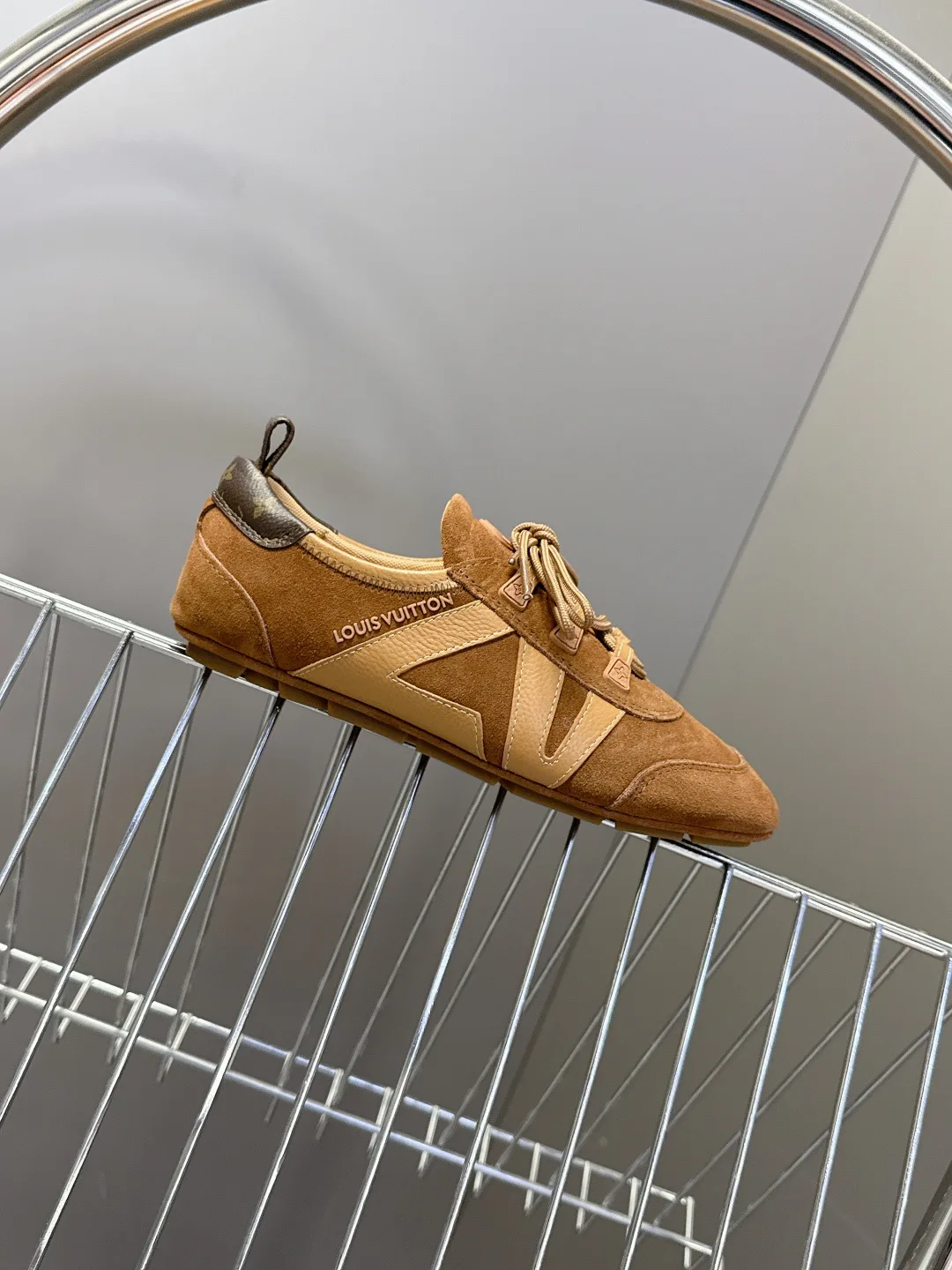 Кроссовки Женские Louis Vuitton 13370946