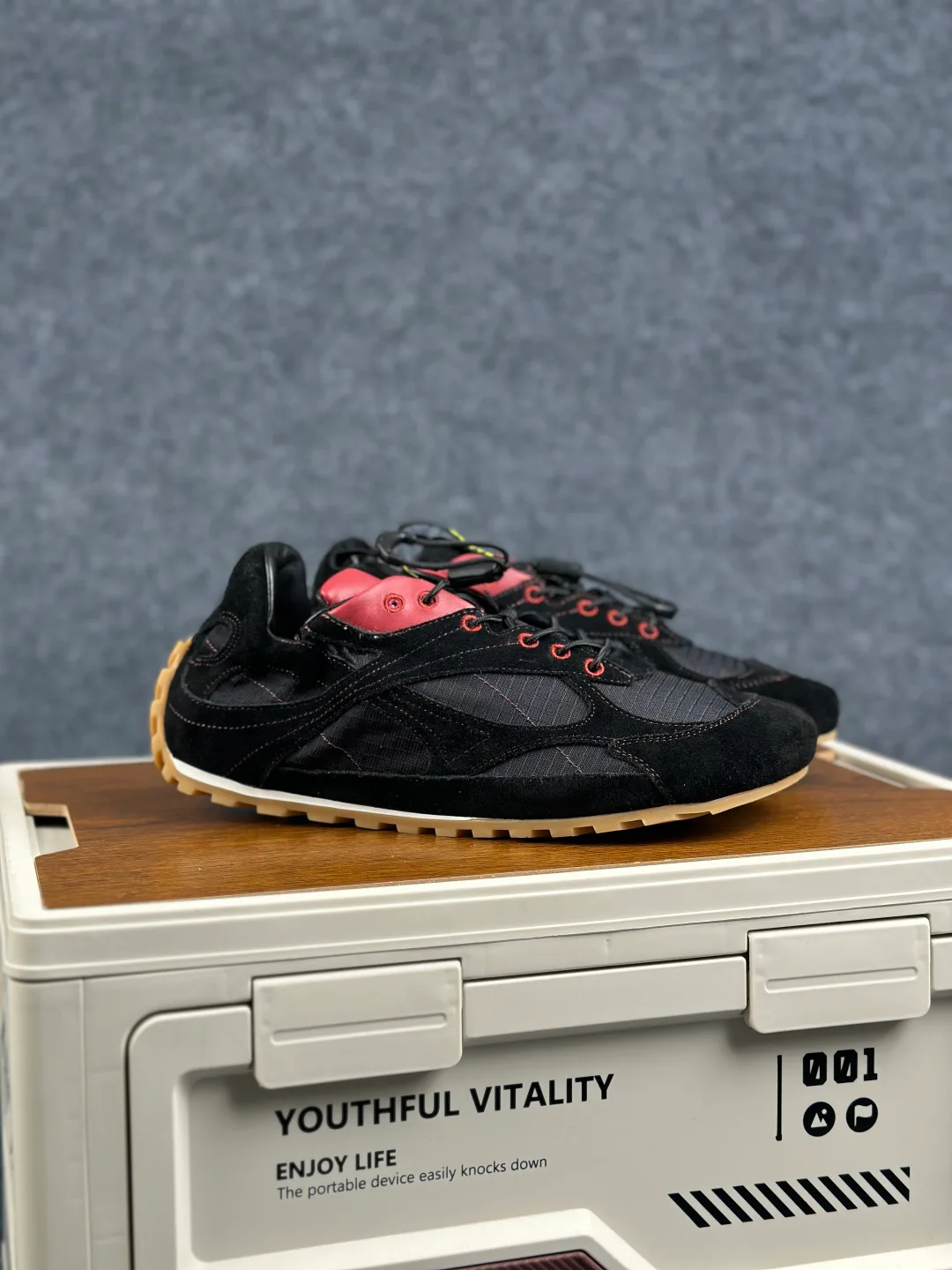 Кроссовки Женские Bottega Veneta 11490489