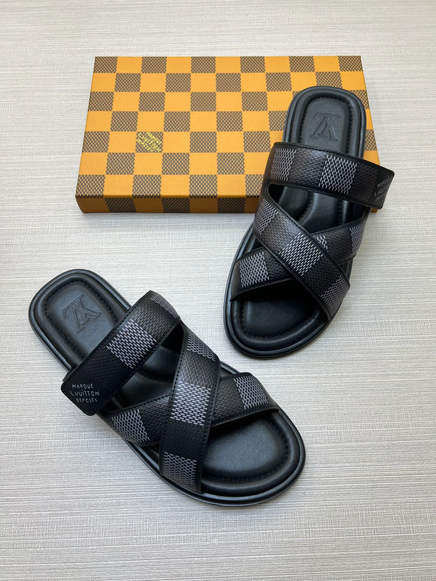 Шлепанцы Мужские Louis Vuitton 72020