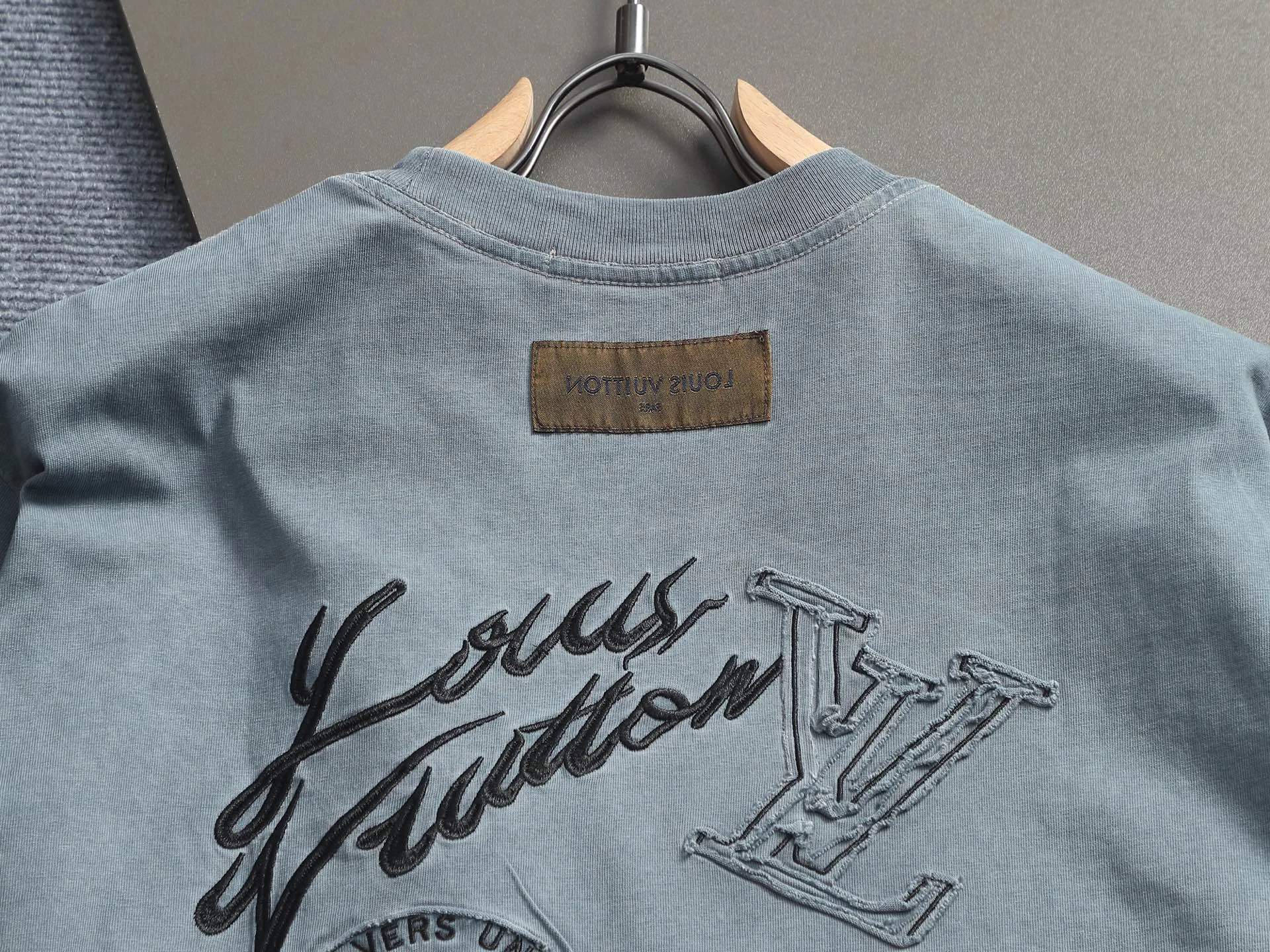 Футболки Женские Louis Vuitton 5405537