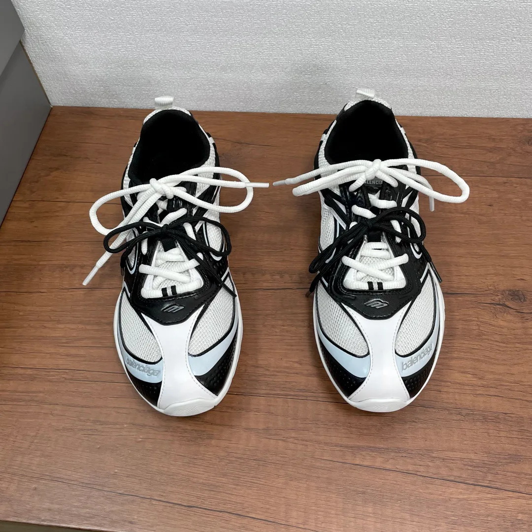 Кроссовки Женские Balenciaga 18707951