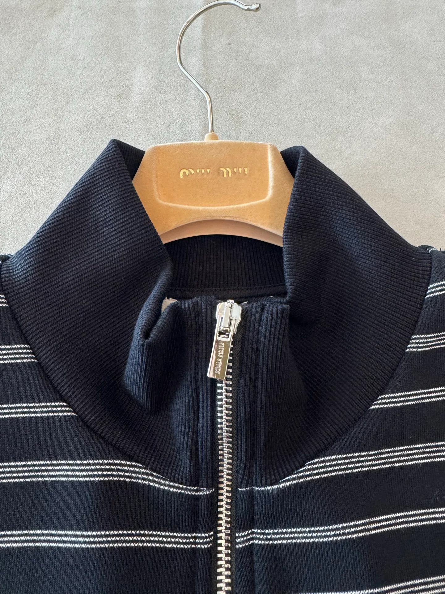 Куртки И Пуховики Женские Miu Miu 18491930