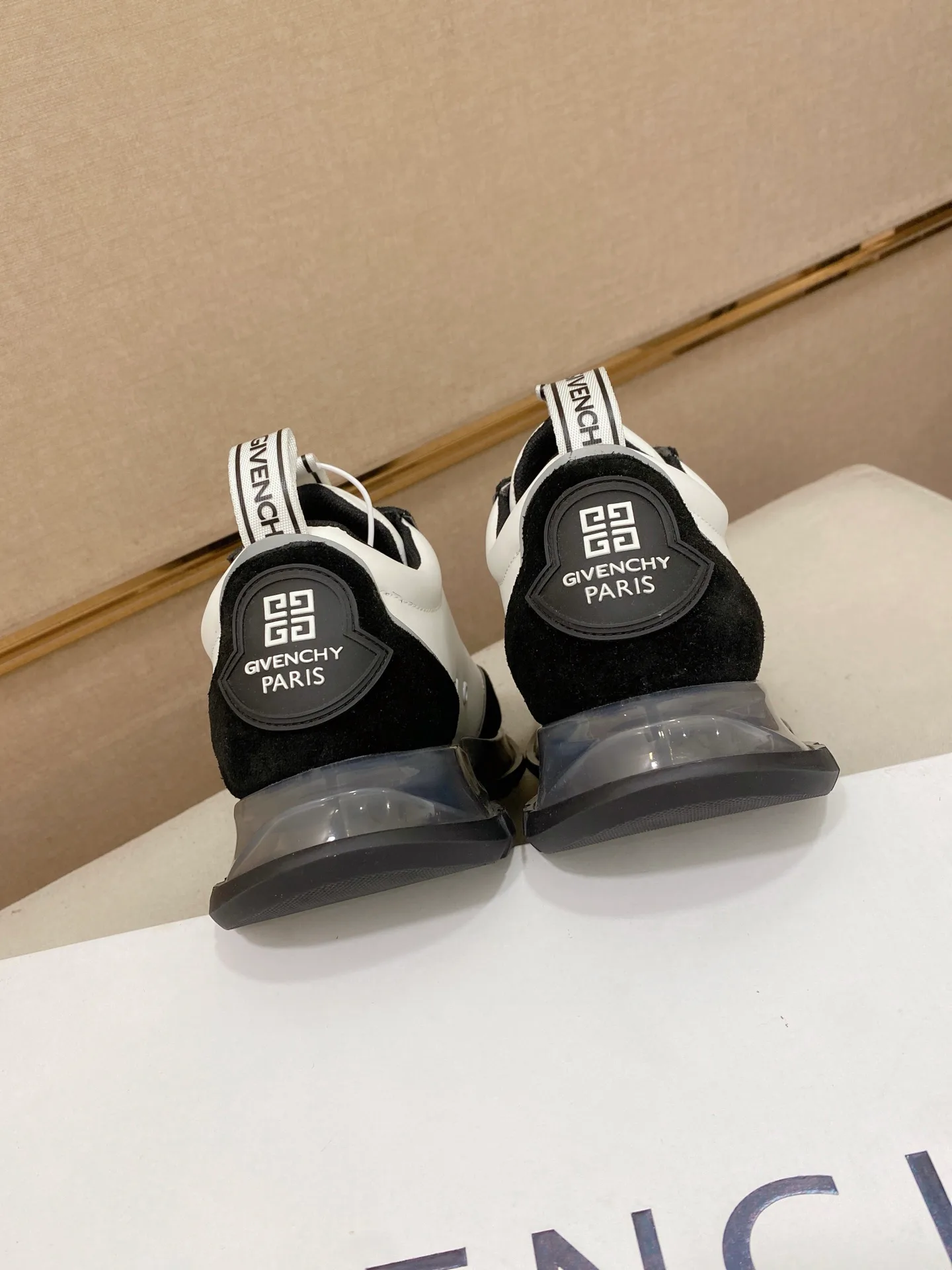 Кроссовки Женские Givenchy 1845109