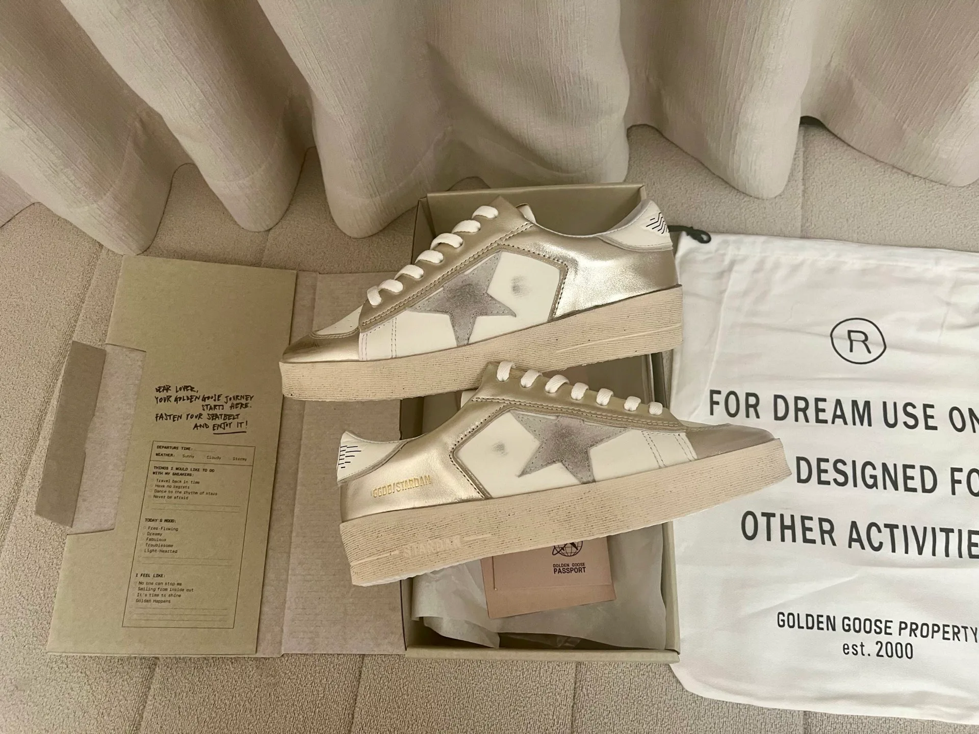Кроссовки Женские Golden Goose 16941986