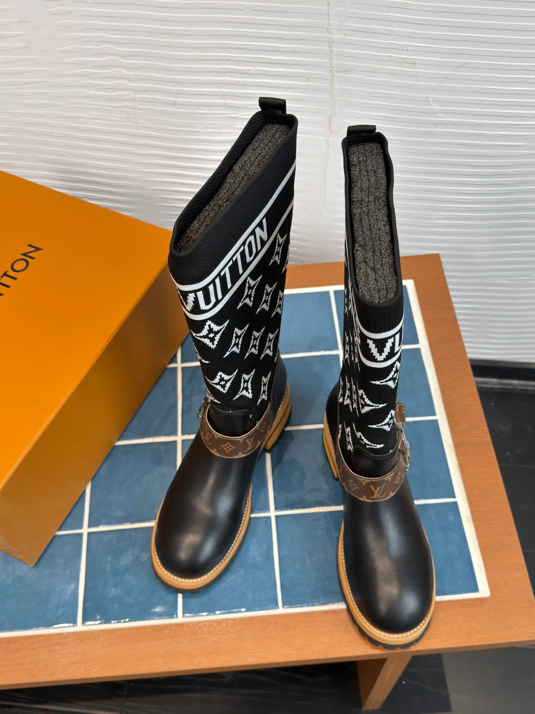 Сапоги Женские Louis Vuitton 18252044