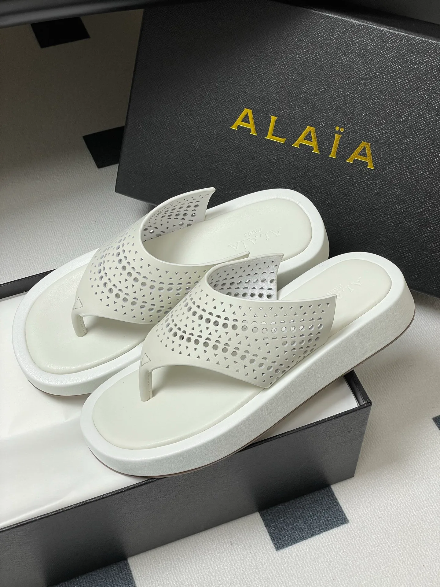 Шлепанцы Женские Alaia 22786