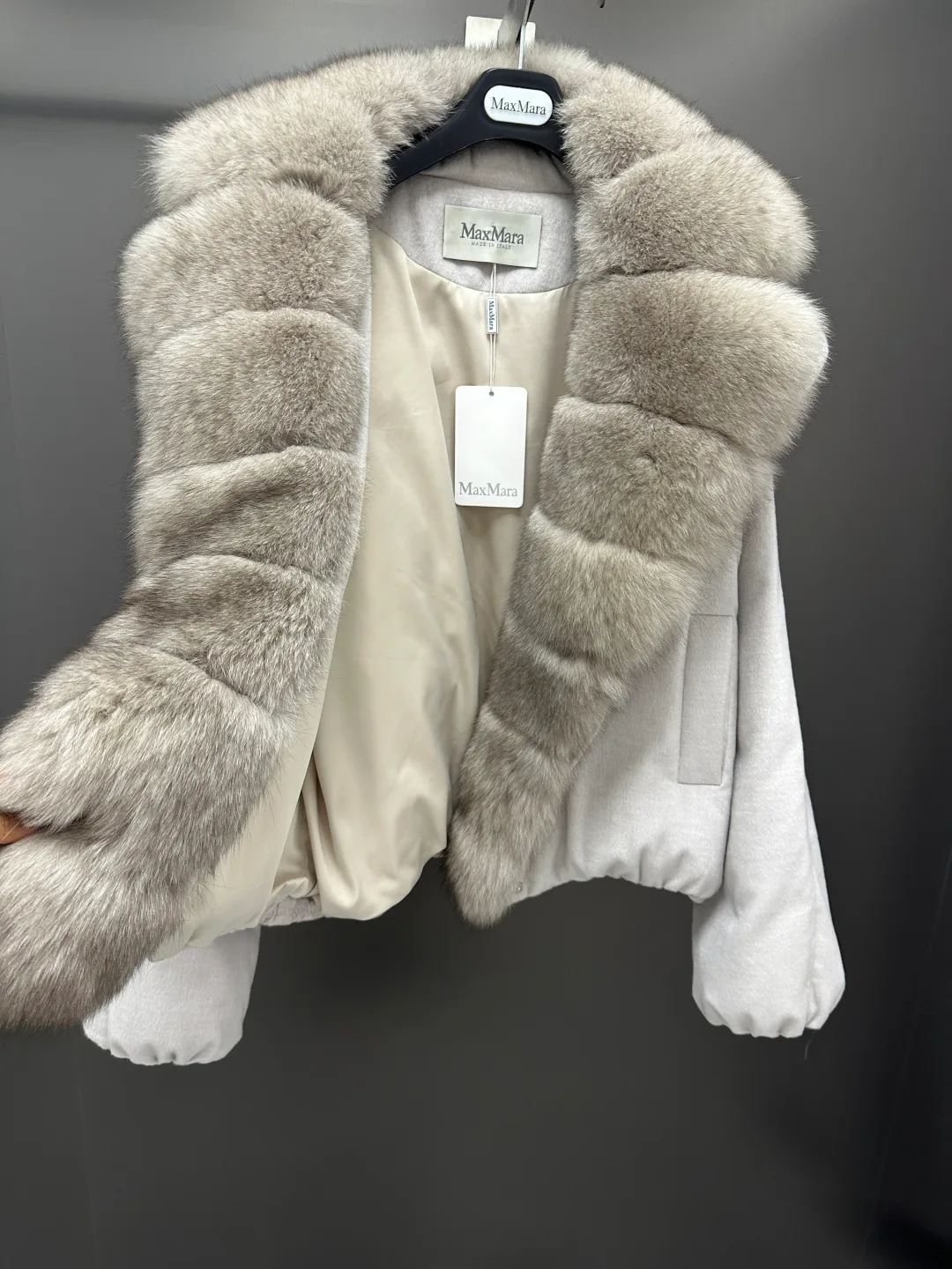 Куртки И Пуховики Женские Max Mara 18226693