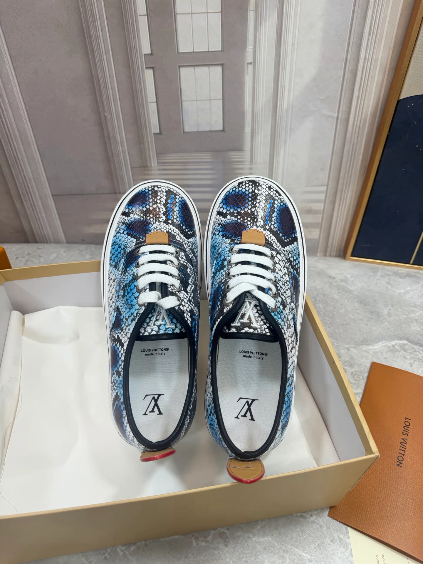 Кроссовки Мужские Louis Vuitton 18190060