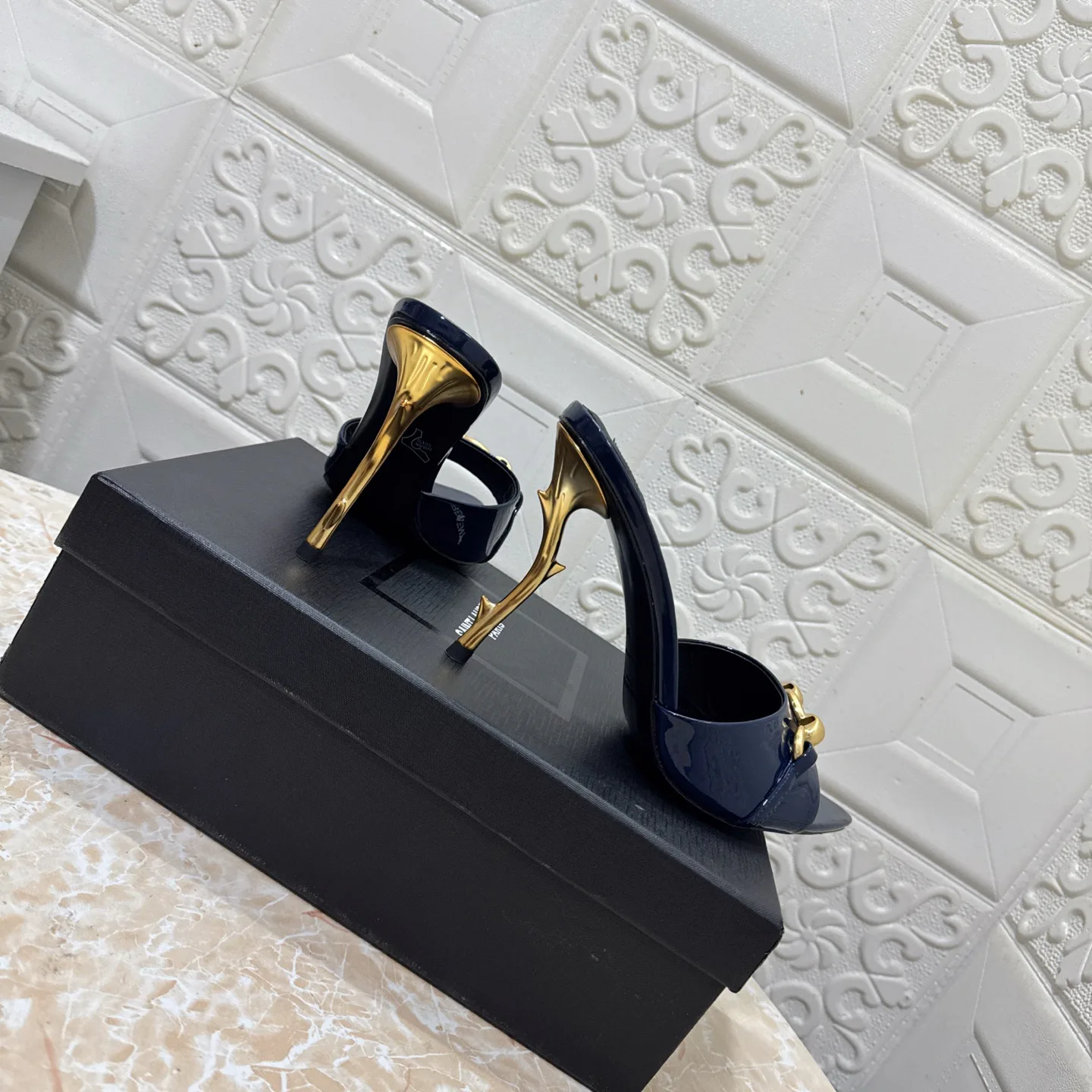 Босоножки Женские Saint Laurent 605554