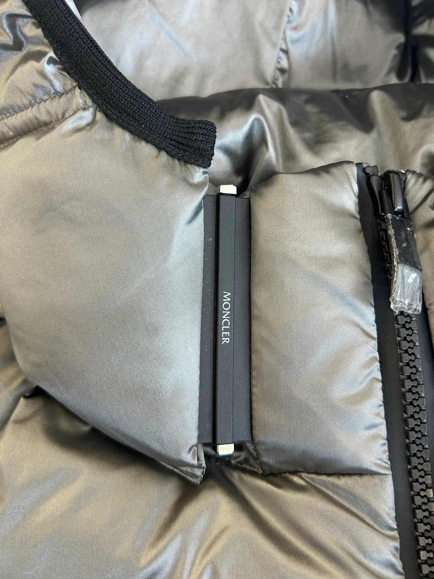 Куртки И Пуховики Женские Moncler 17904500