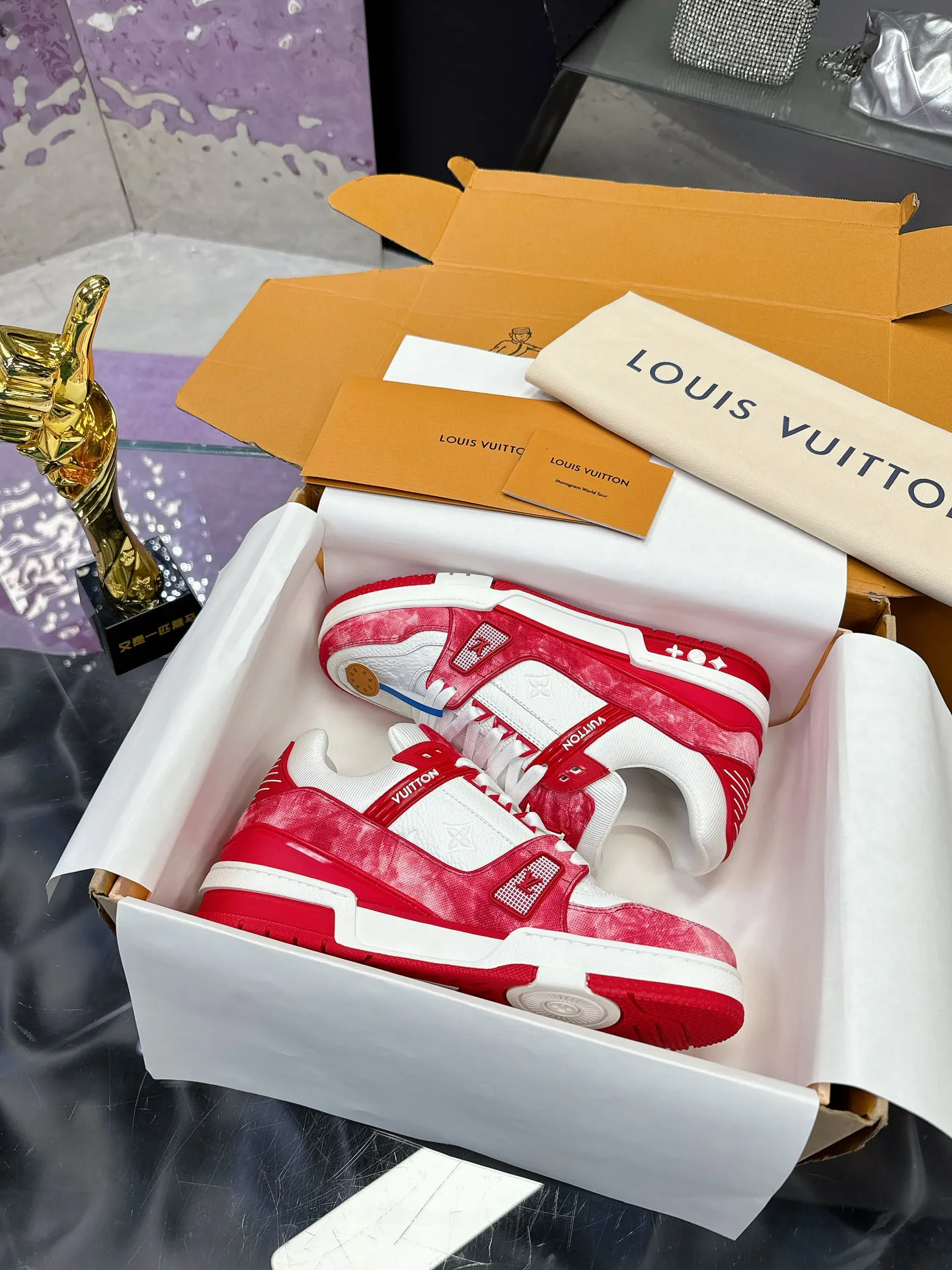 Кроссовки Женские Louis Vuitton 17530408