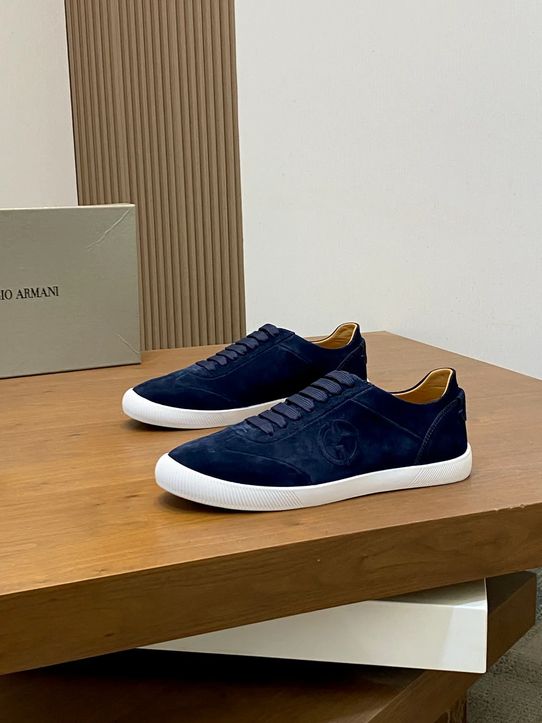 Кроссовки Мужские Armani 18697895