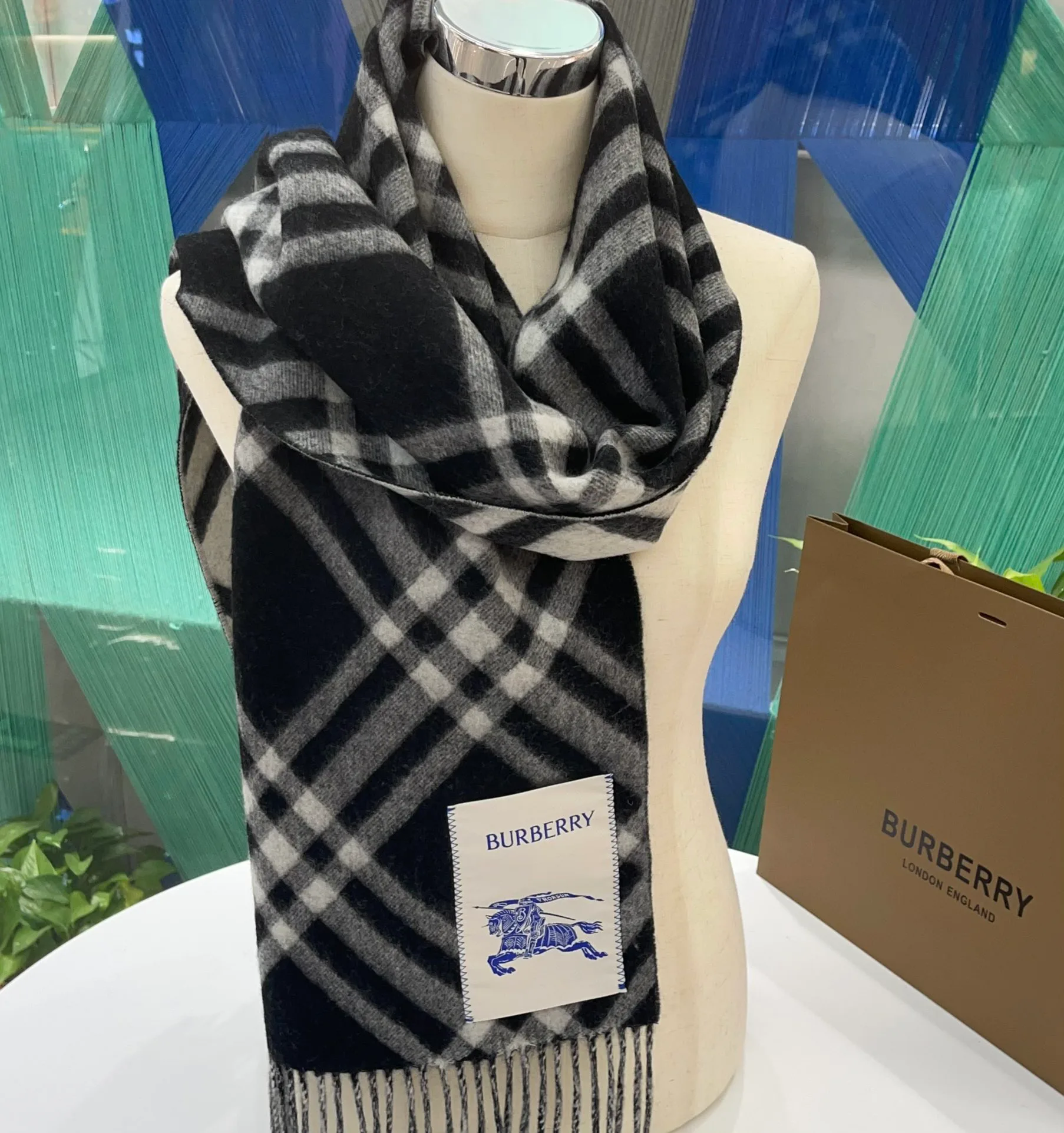 Шарфы Burberry 1223990