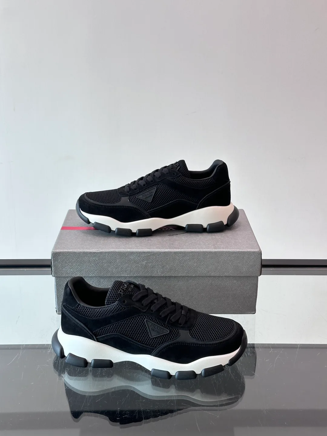 Кроссовки Женские Prada 18449475