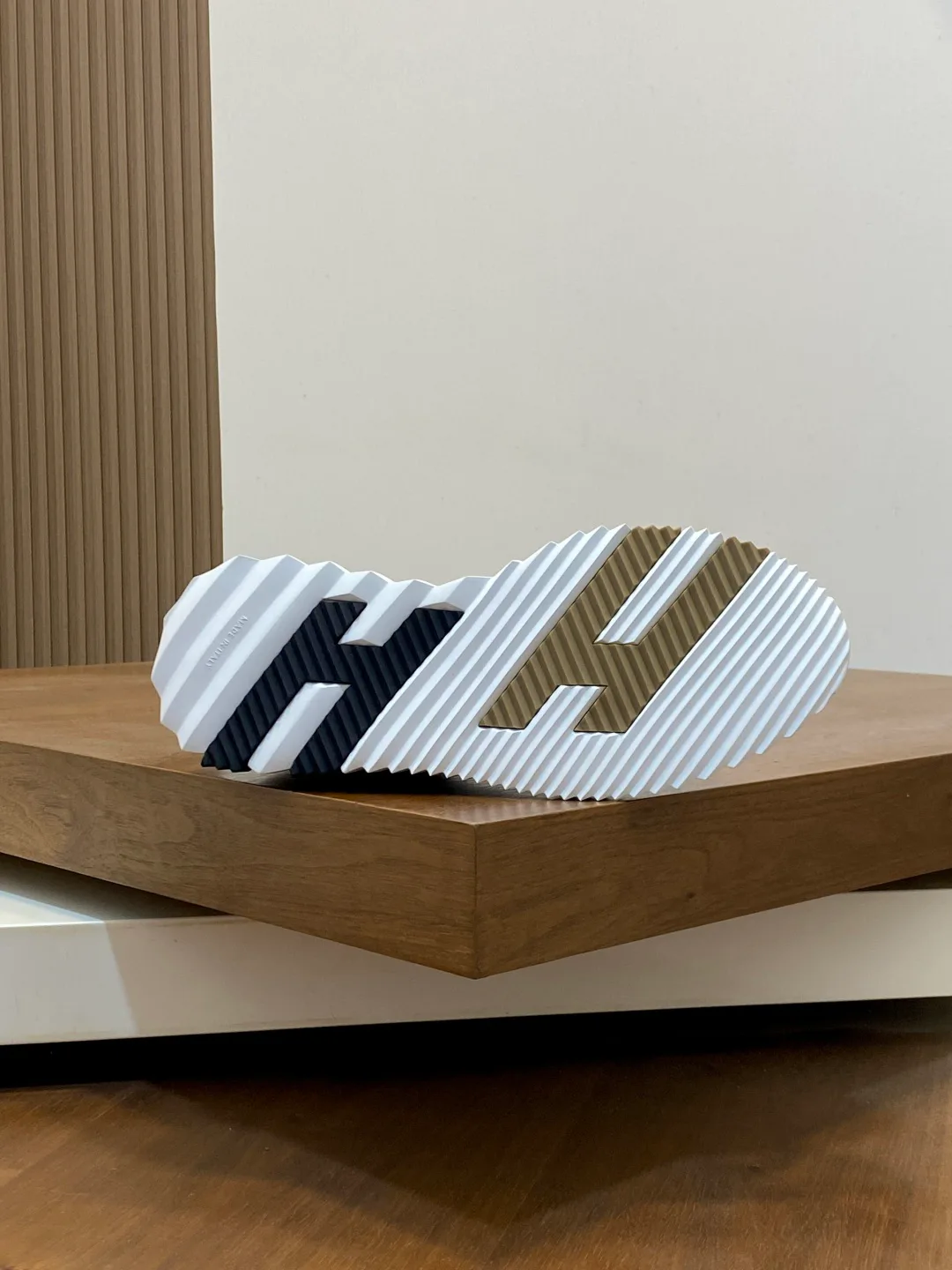 Кроссовки Мужские Hermes 18039729