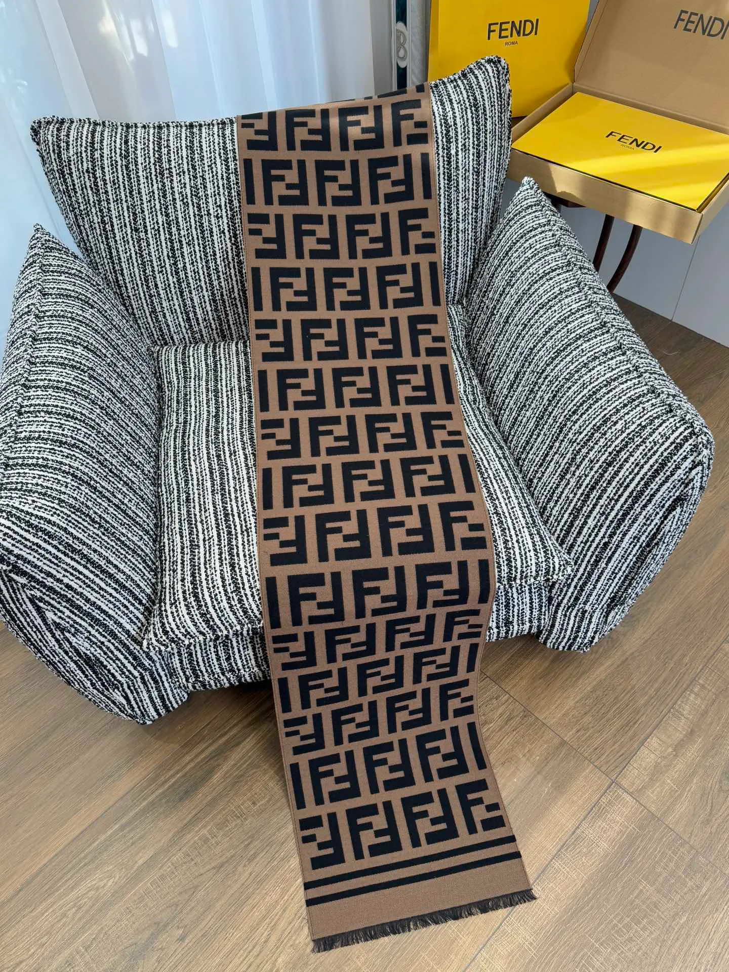 Шарфы Fendi 18287131