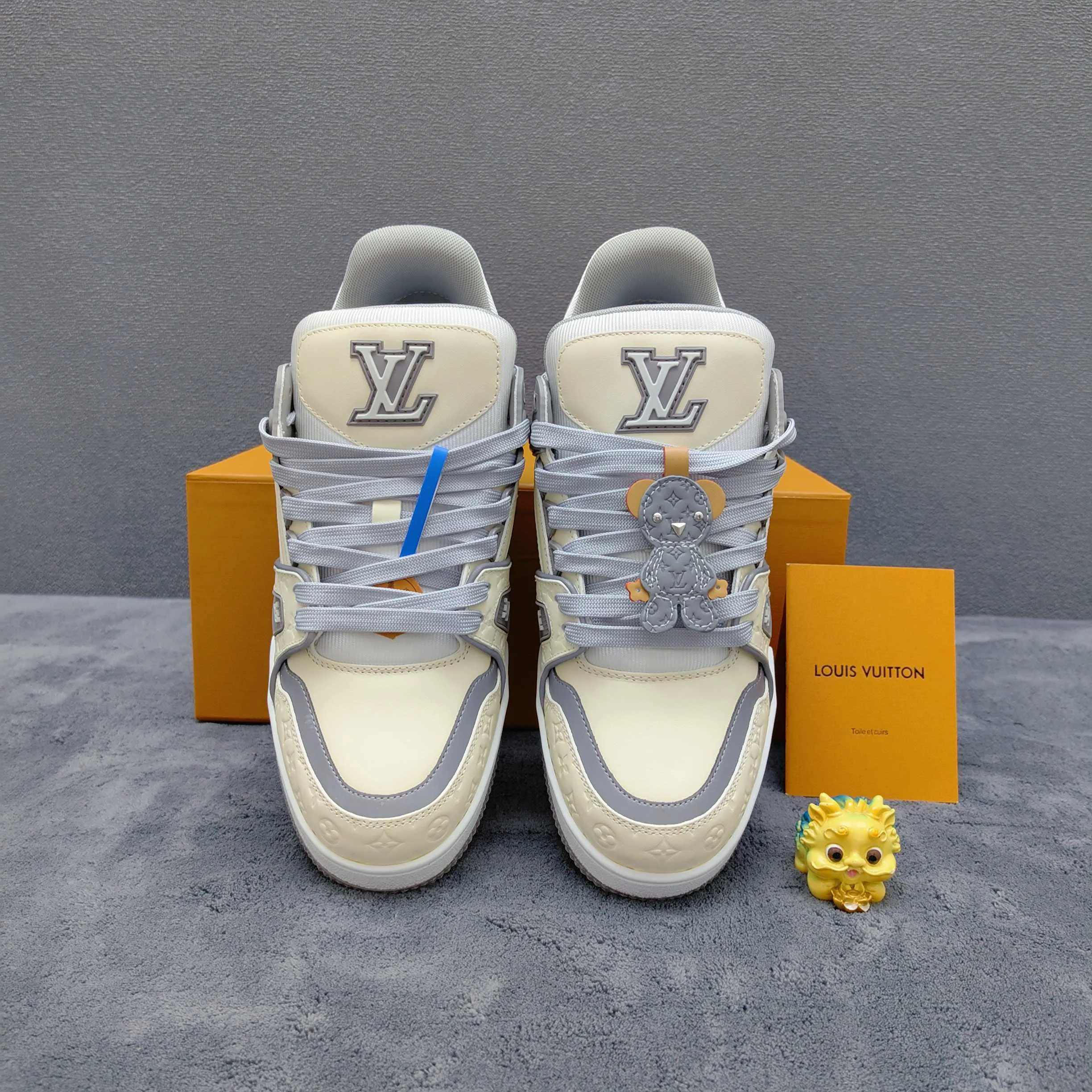 Кроссовки Женские Louis Vuitton 17957148