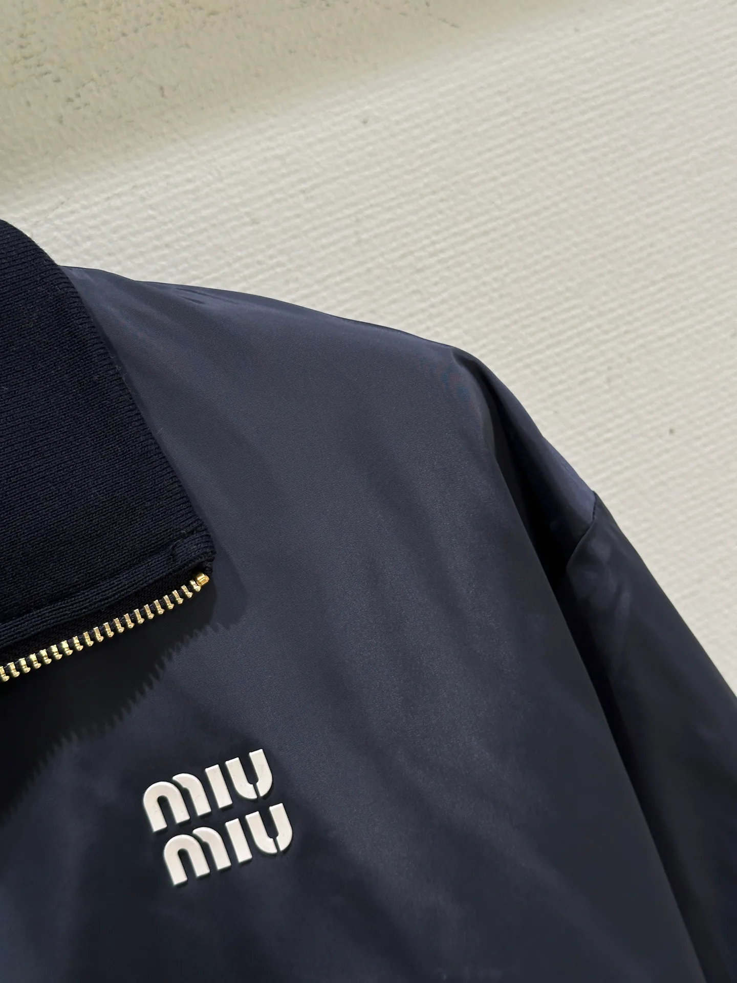 Куртки И Пуховики Женские Miu Miu 18047639