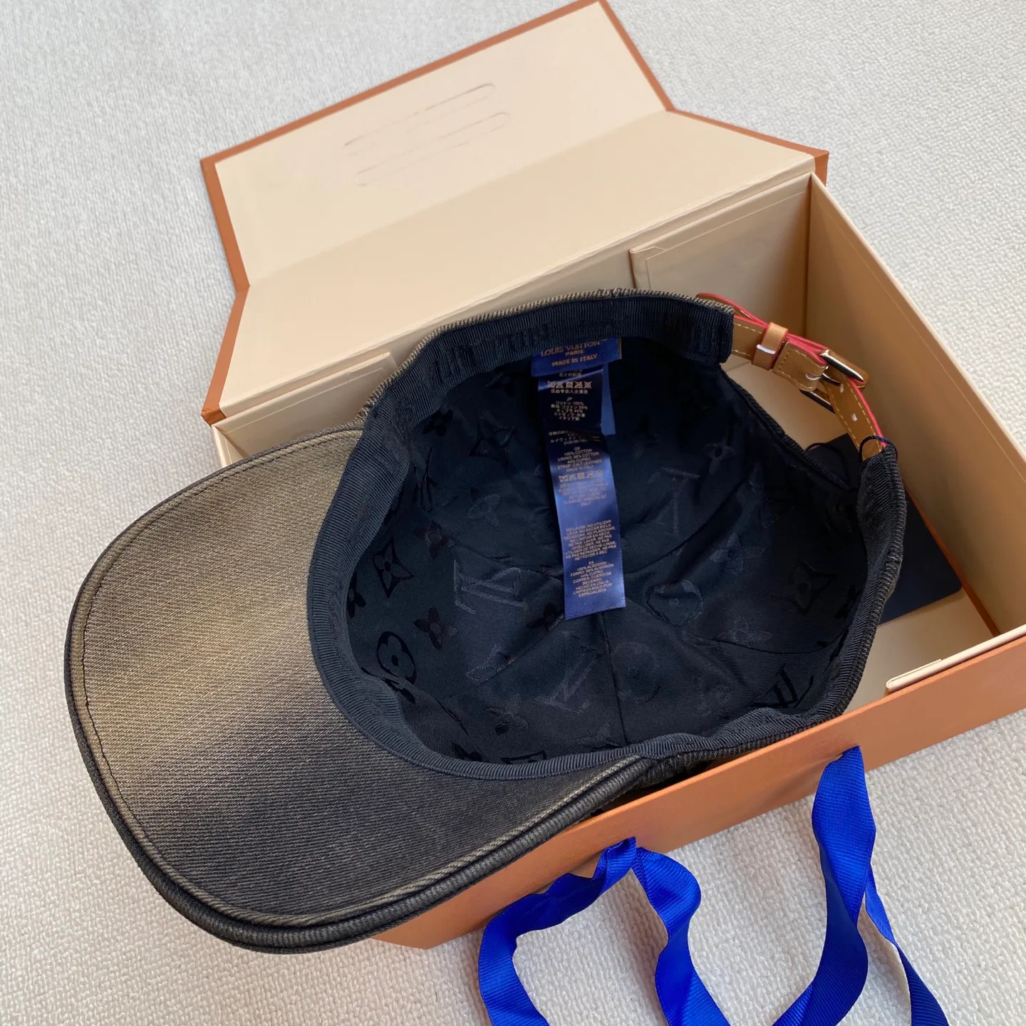 Головные Уборы Louis Vuitton 13302298