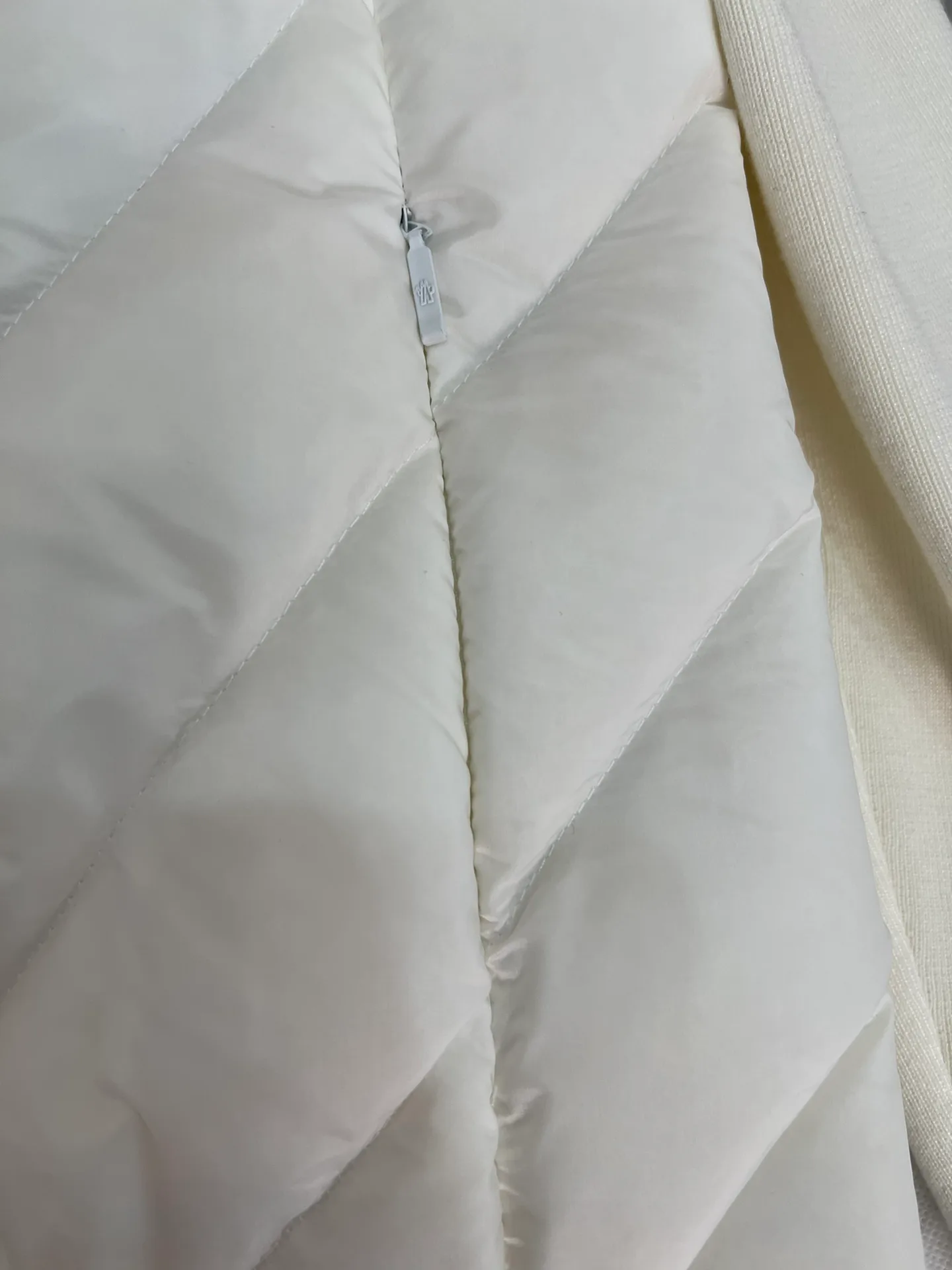 Куртки И Пуховики Женские Moncler 18599772