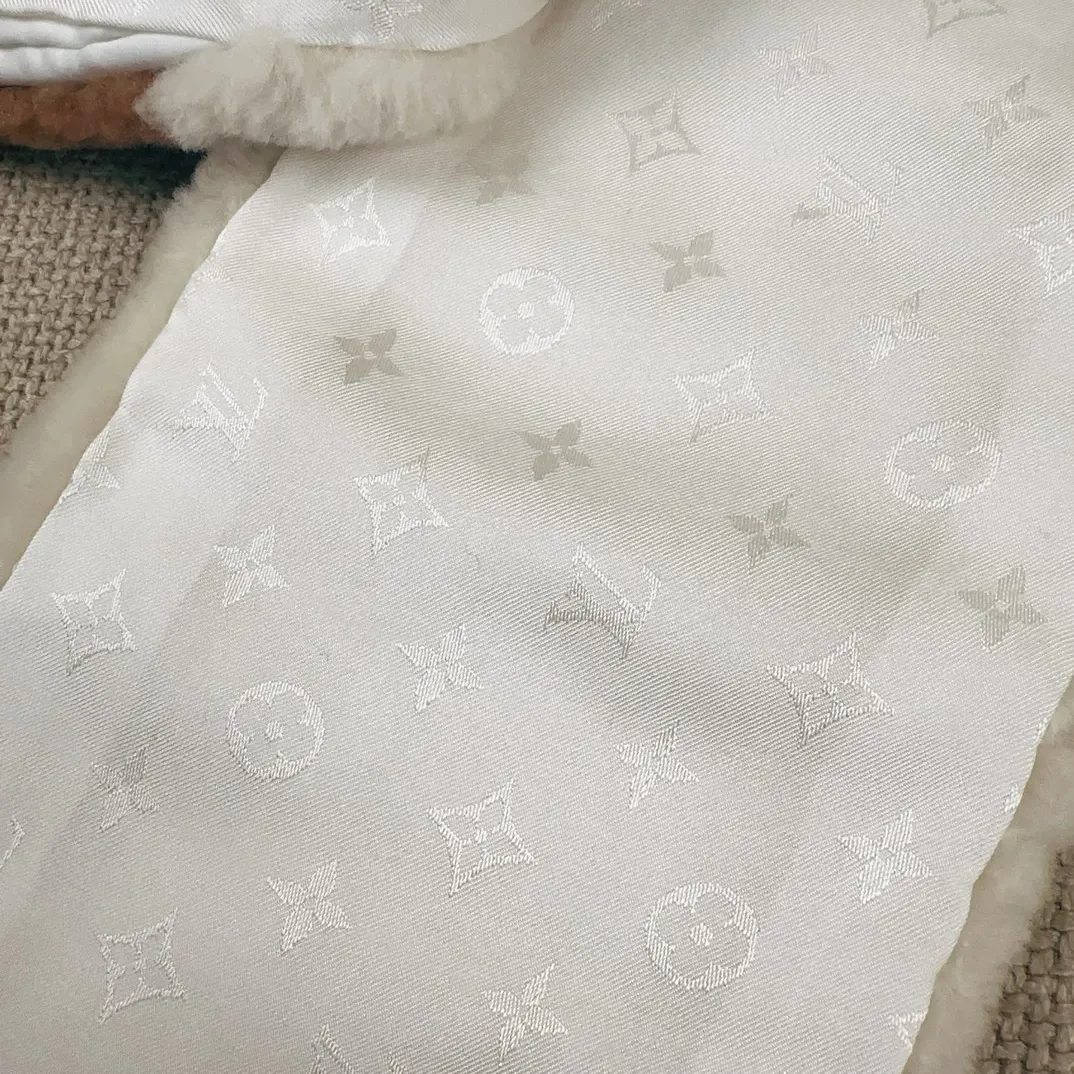 Шарфы Louis Vuitton 1383318