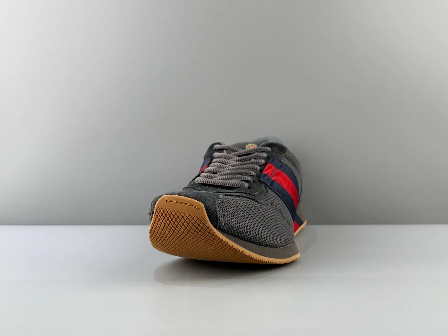 Кроссовки Женские Gucci 18583682