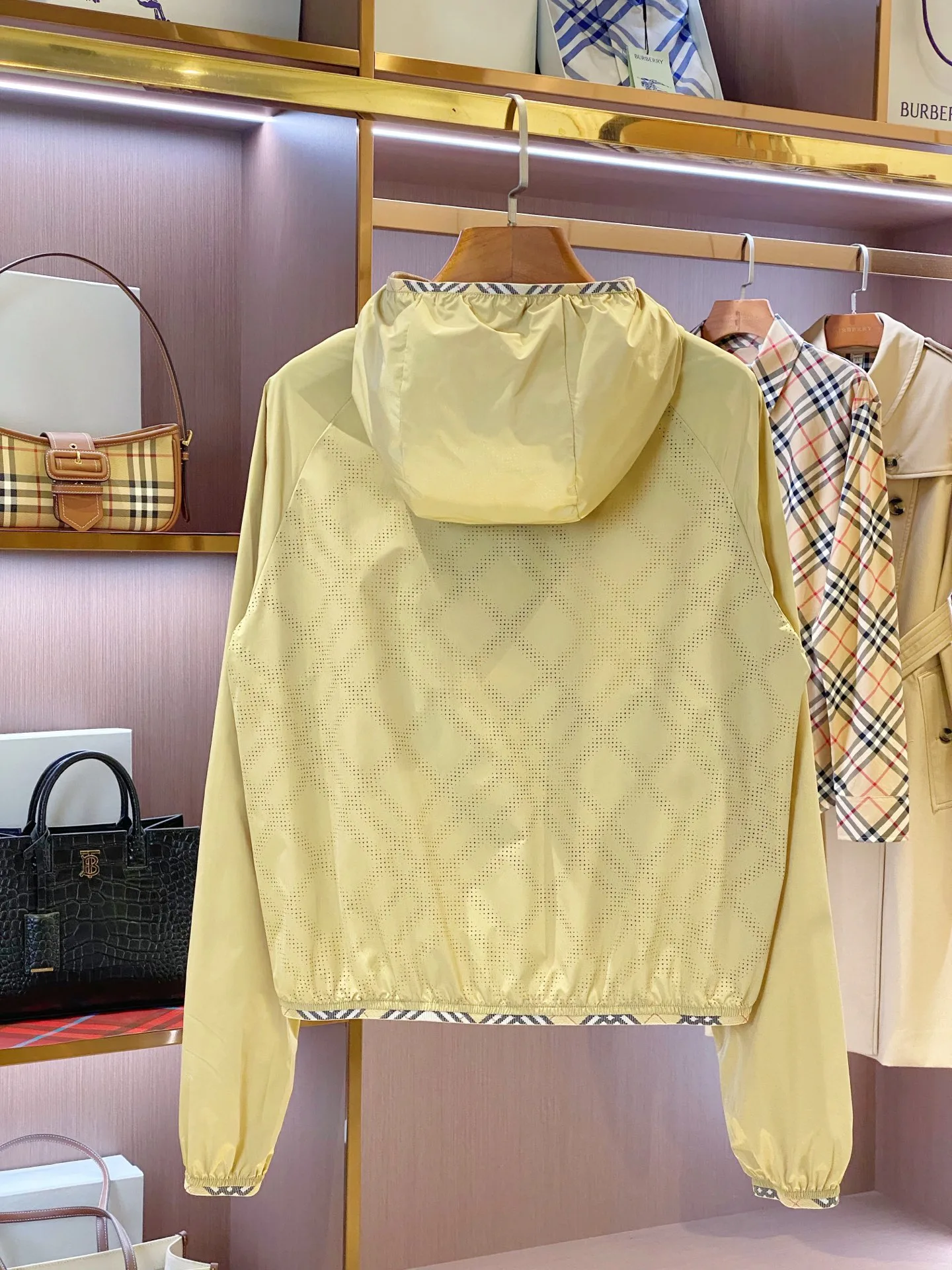 Куртки И Пуховики Женские Burberry 18206388