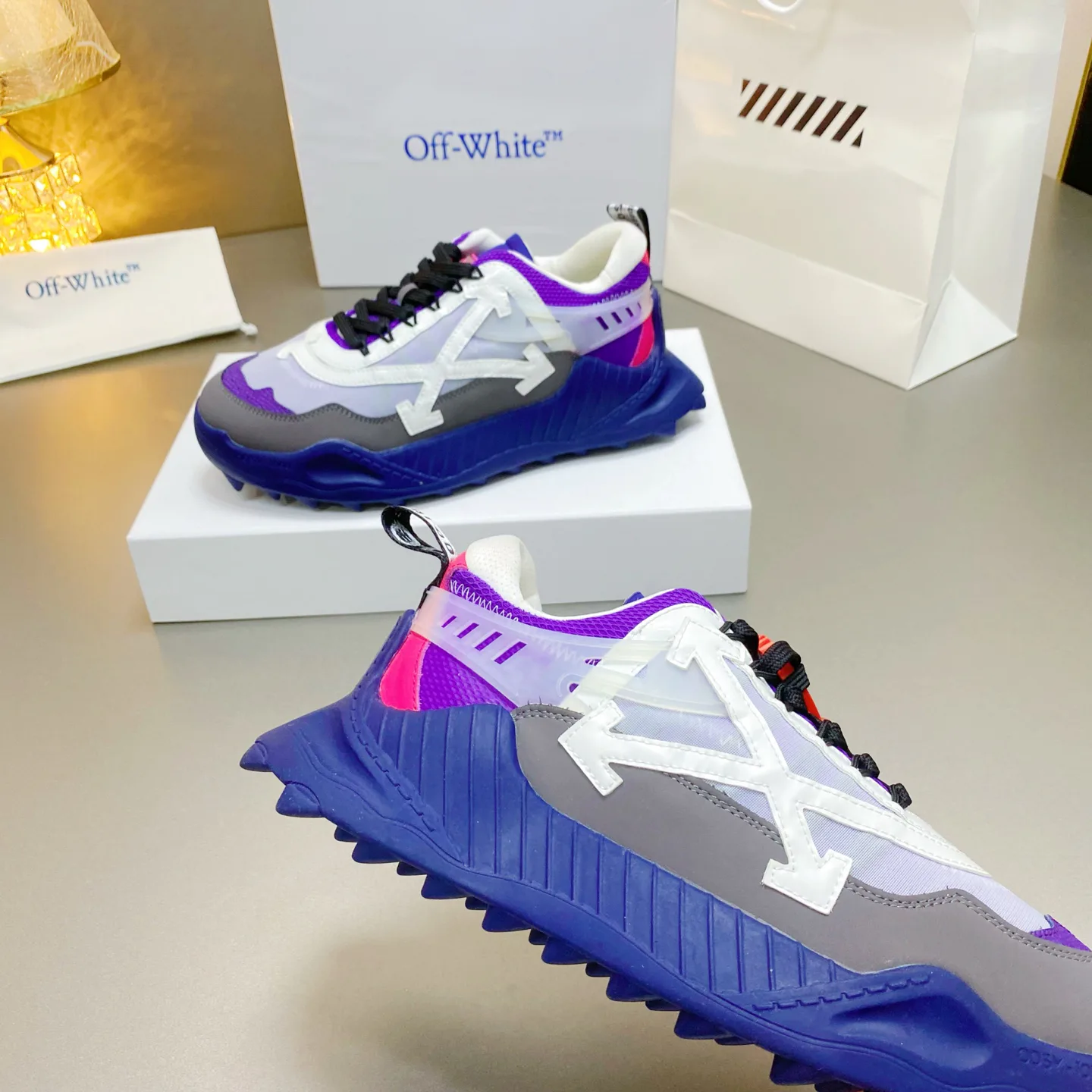 Кроссовки Женские Off-White 17530541