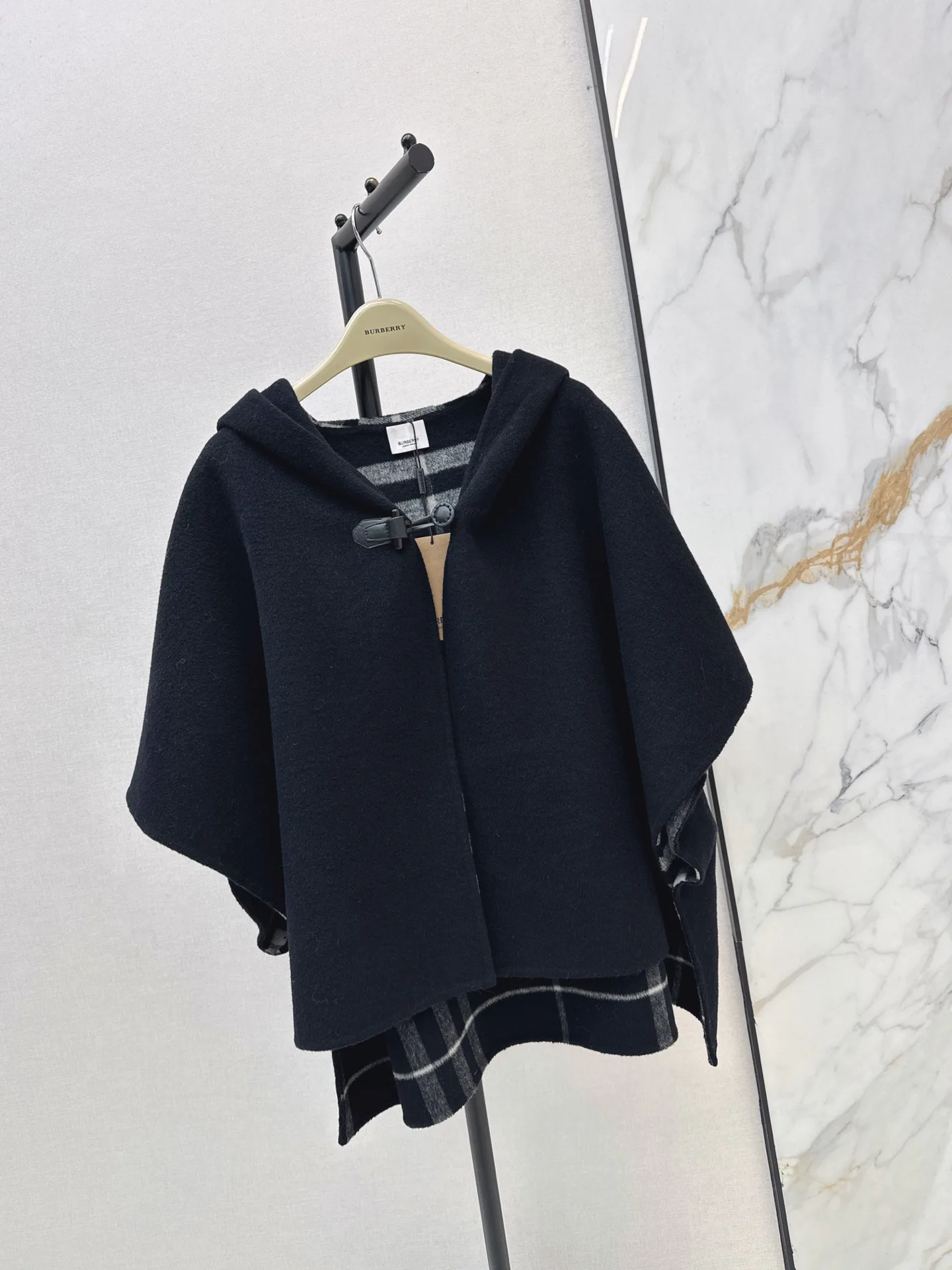Пальто Женские Burberry 18407950