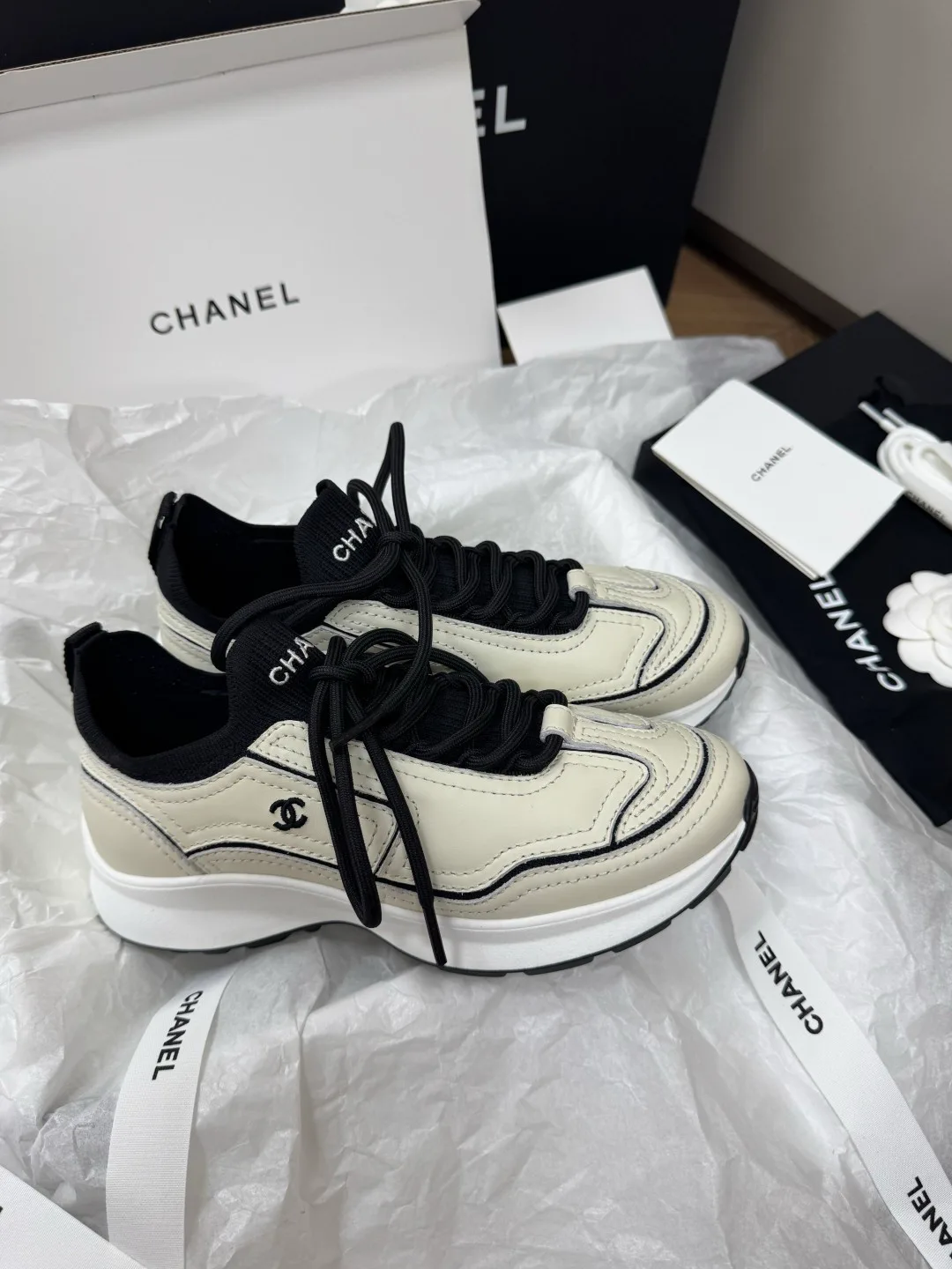 Кроссовки Женские Chanel 17418273