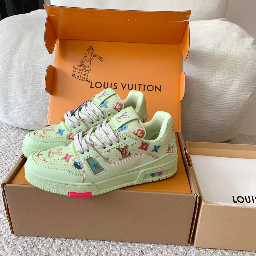Кроссовки Женские Louis Vuitton 10290579