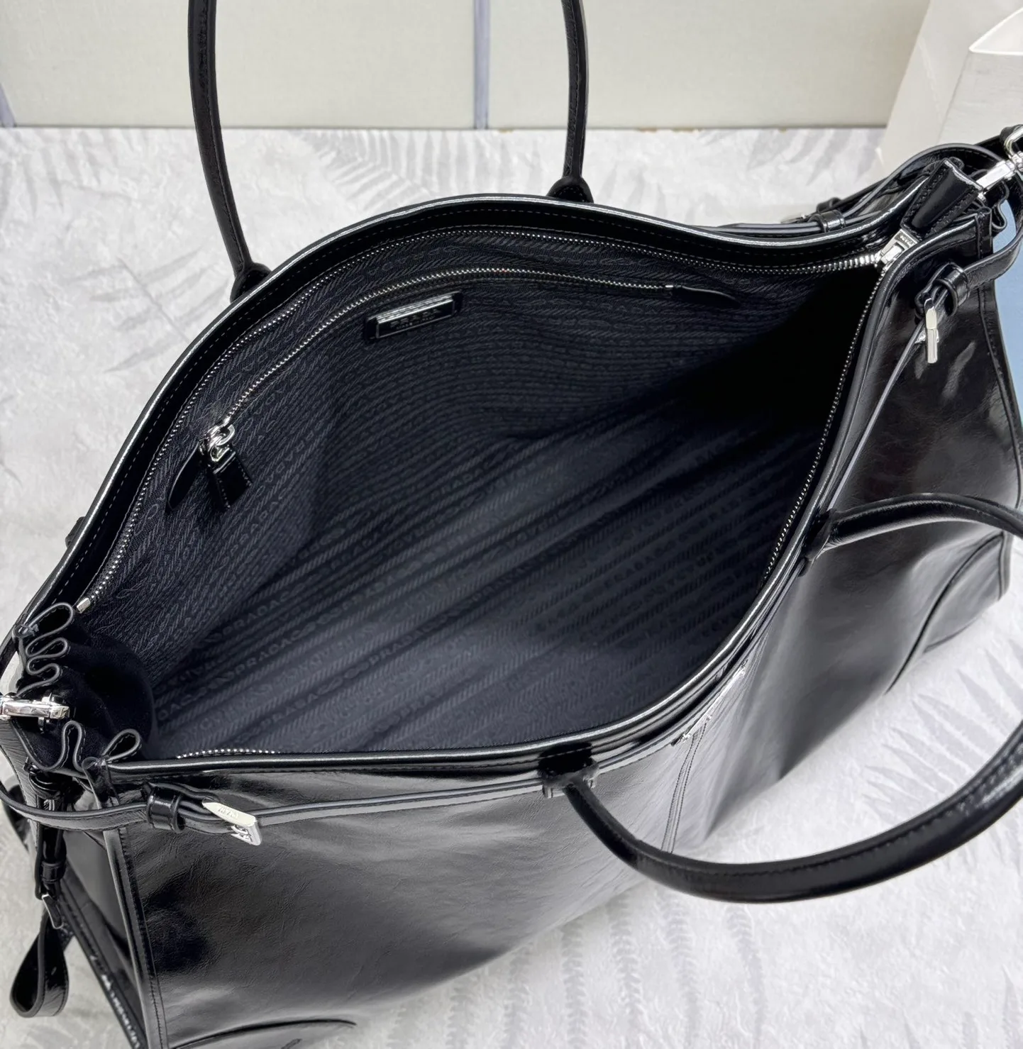 Классические Сумки Женские Prada 11462574