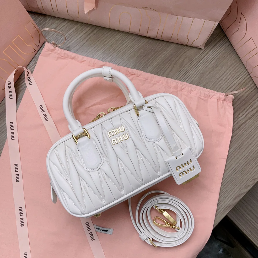Классические Сумки Женские Miu Miu 11204052