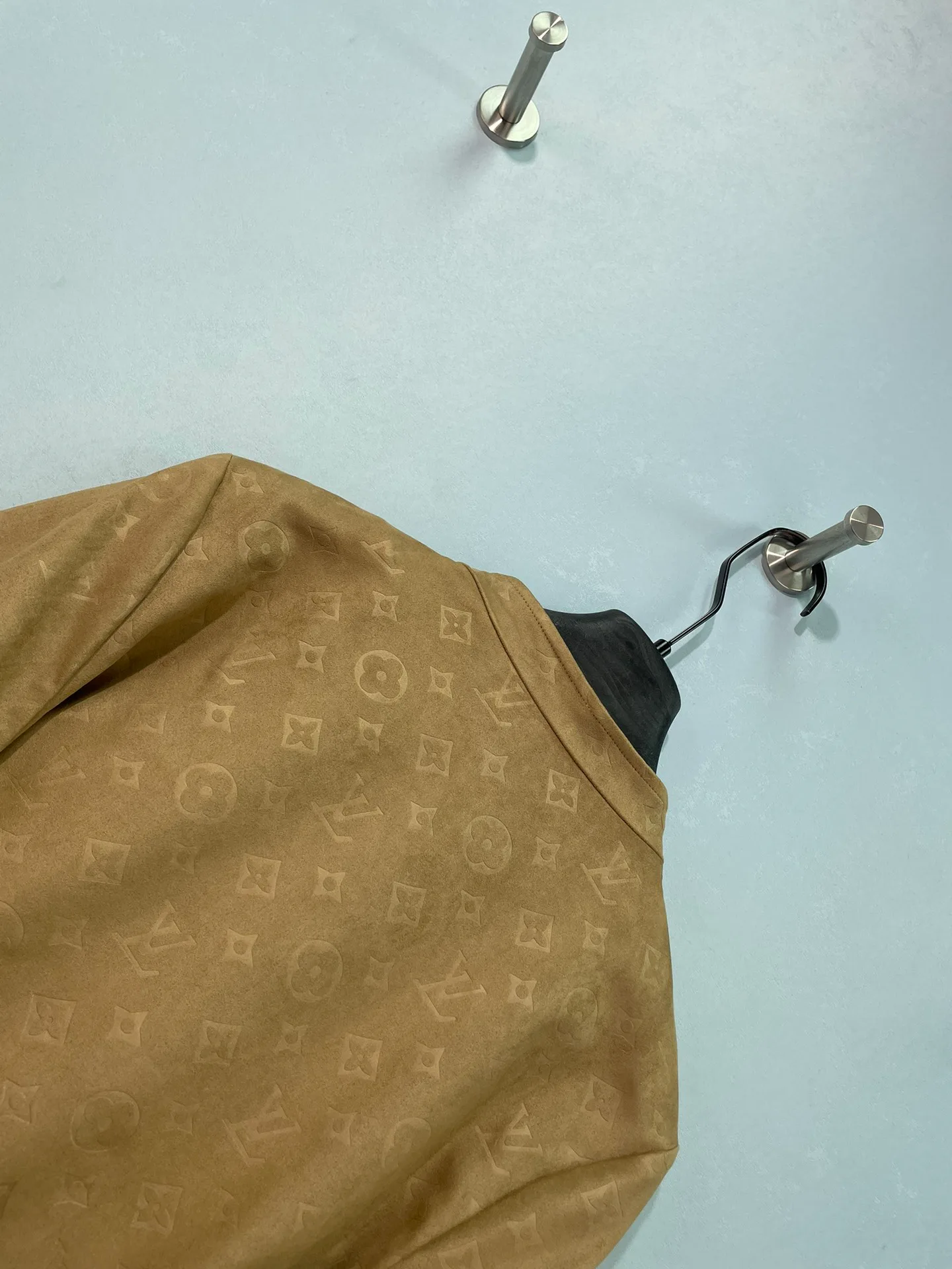 Куртки И Пуховики Женские Louis Vuitton 17943352