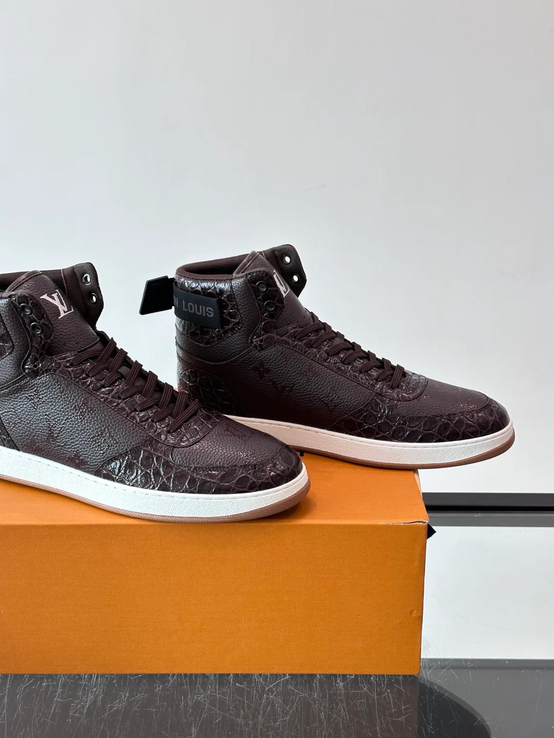 Кроссовки Мужские Louis Vuitton 18400596
